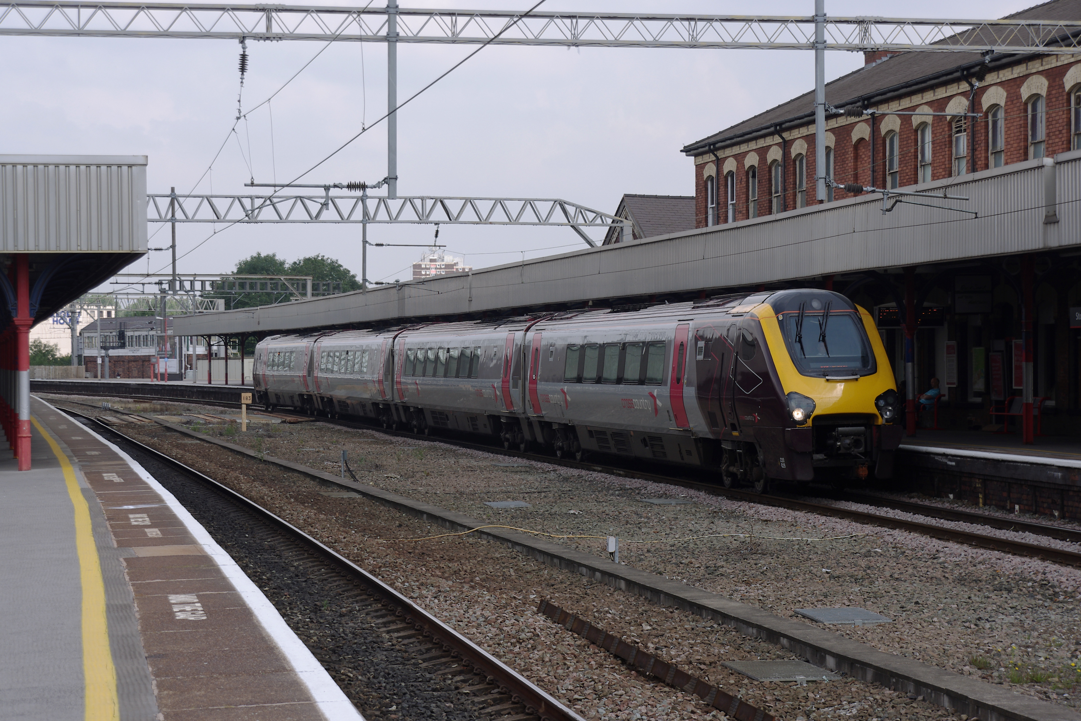 Stockport railway station MMB 07 220029