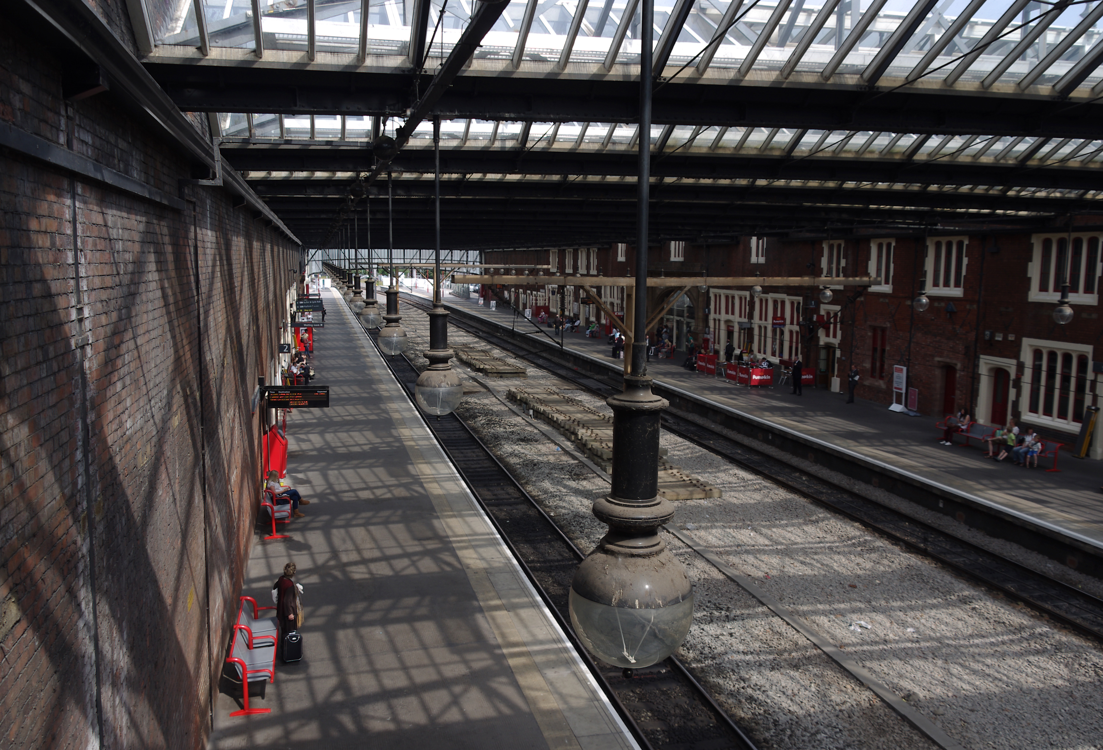 Stoke-on-Trent railway station MMB 09
