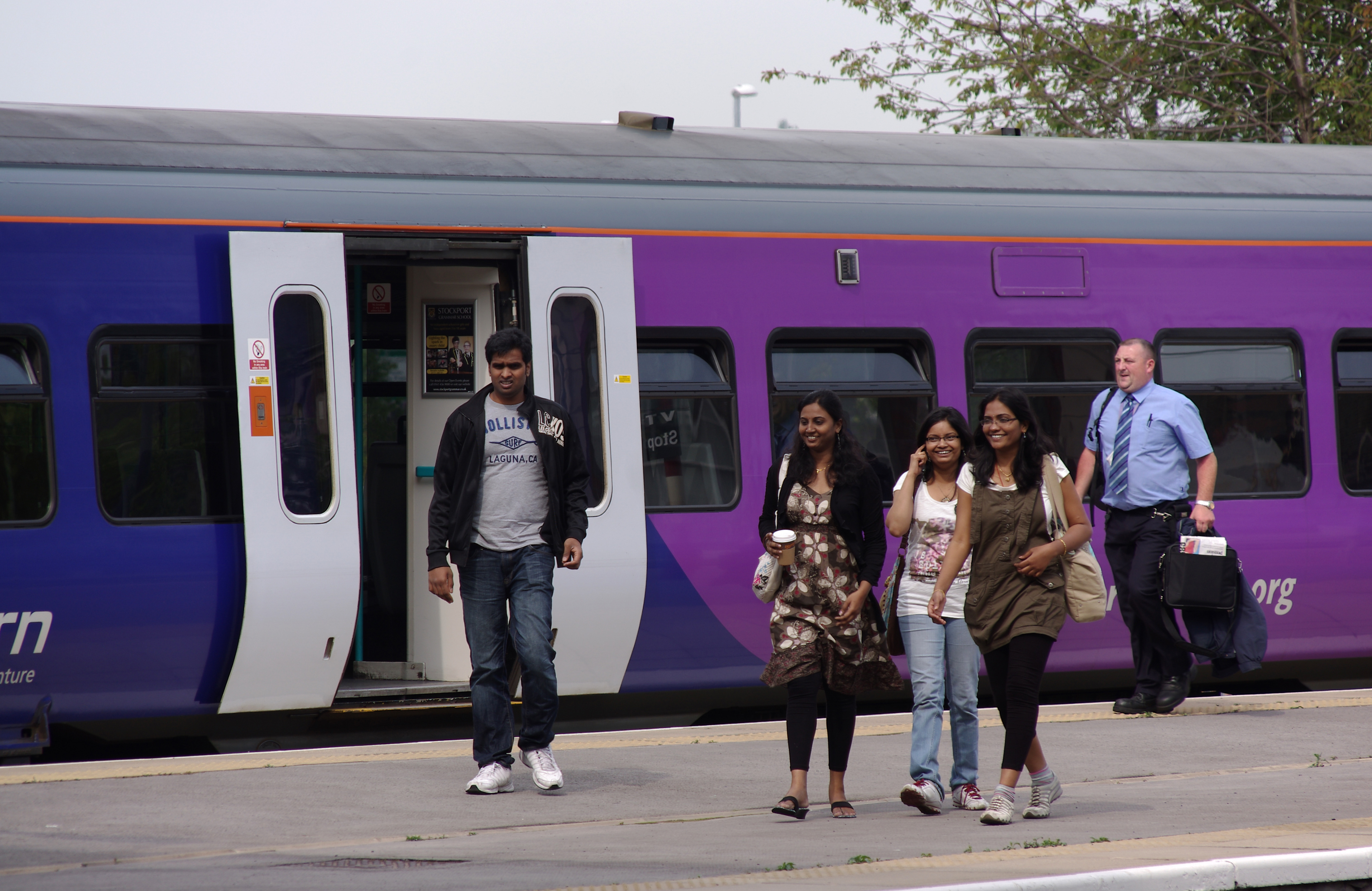 Stoke-on-Trent railway station MMB 15 323239