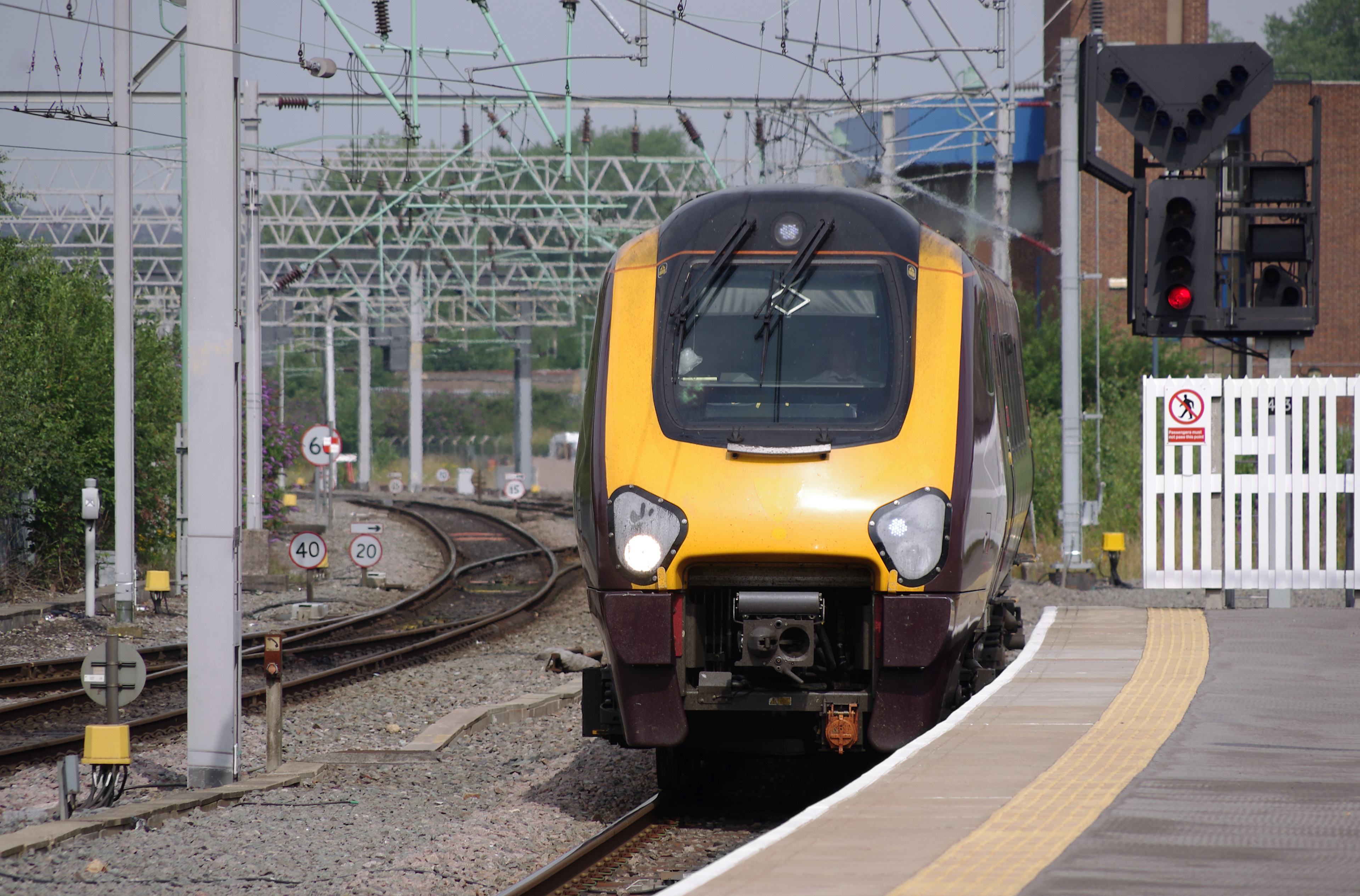 Stoke-on-Trent railway station MMB 18 221139
