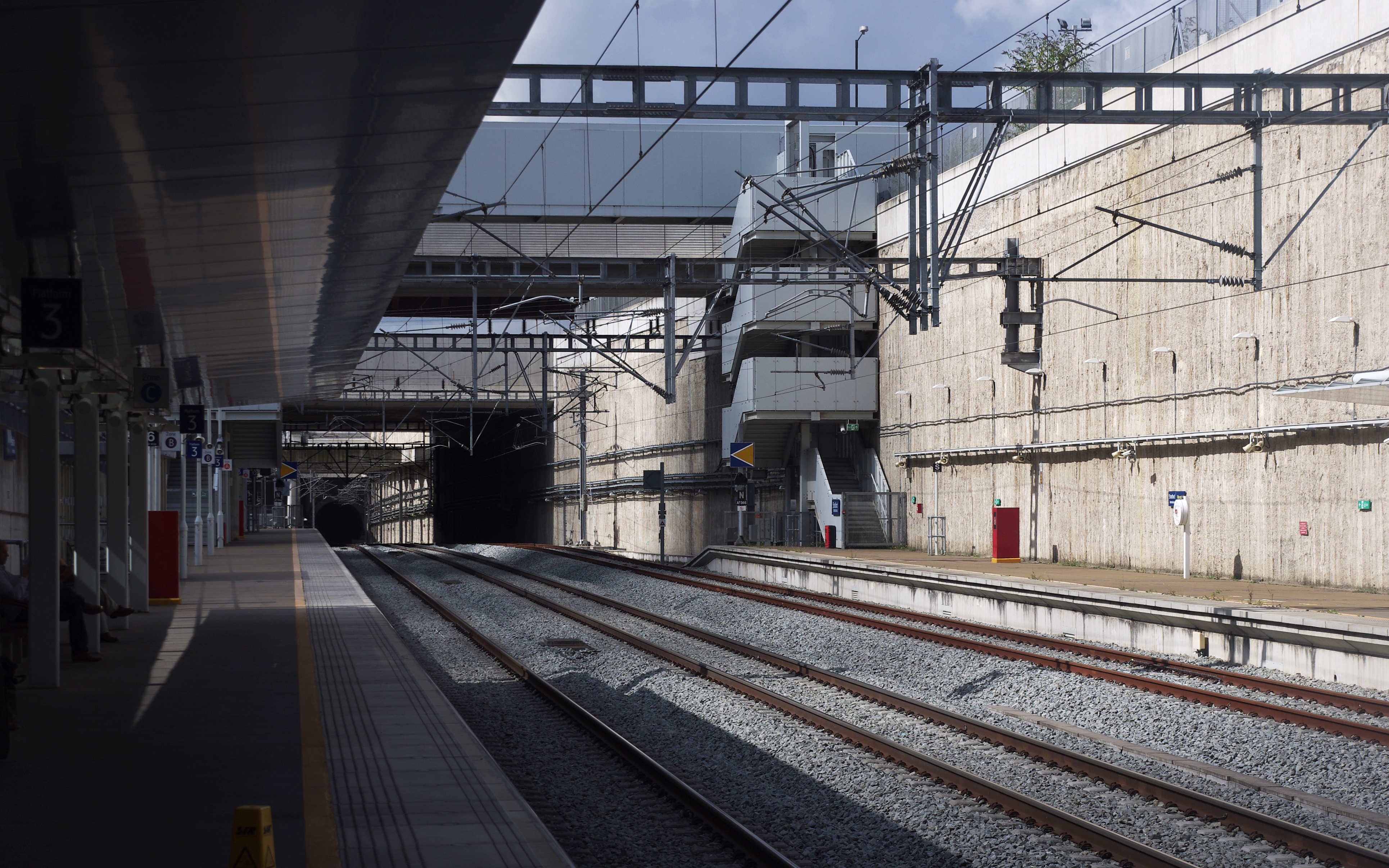 Stratford International station MMB 07