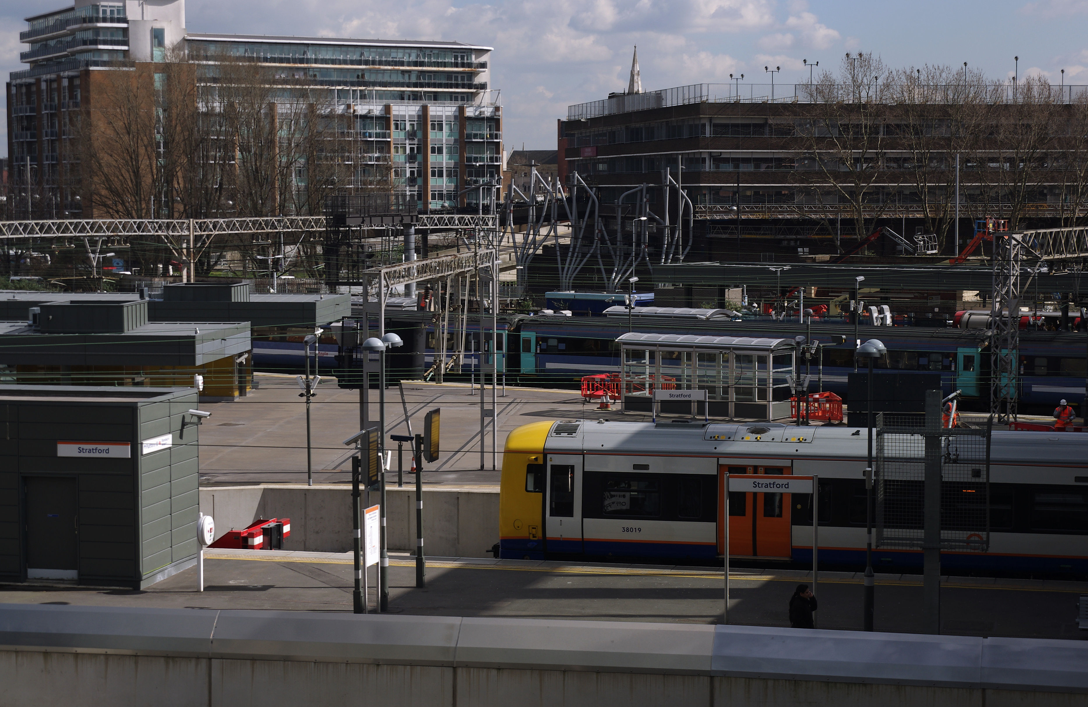 Stratford station MMB 09 378219
