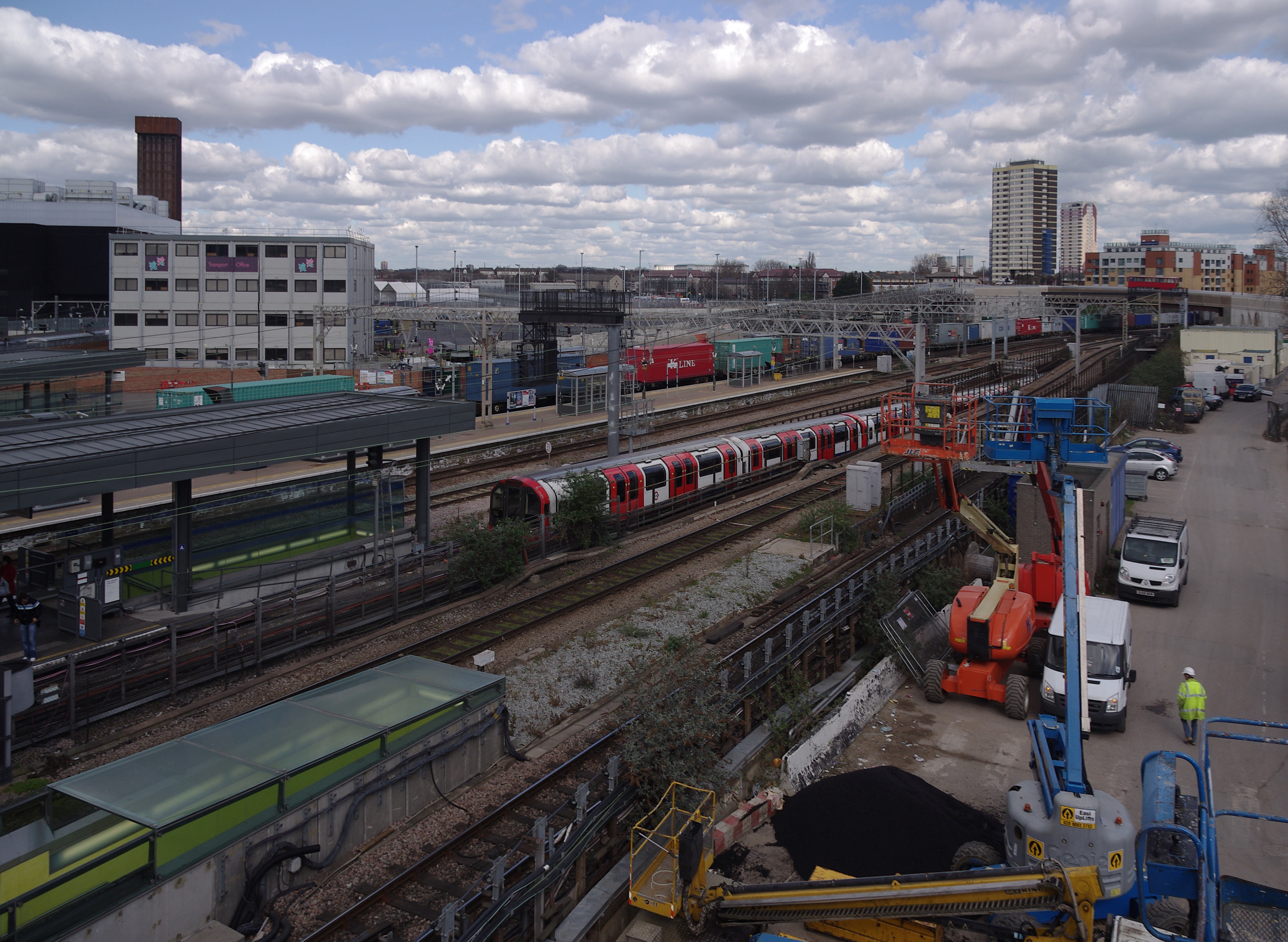 Stratford station MMB 13 1992-Stock