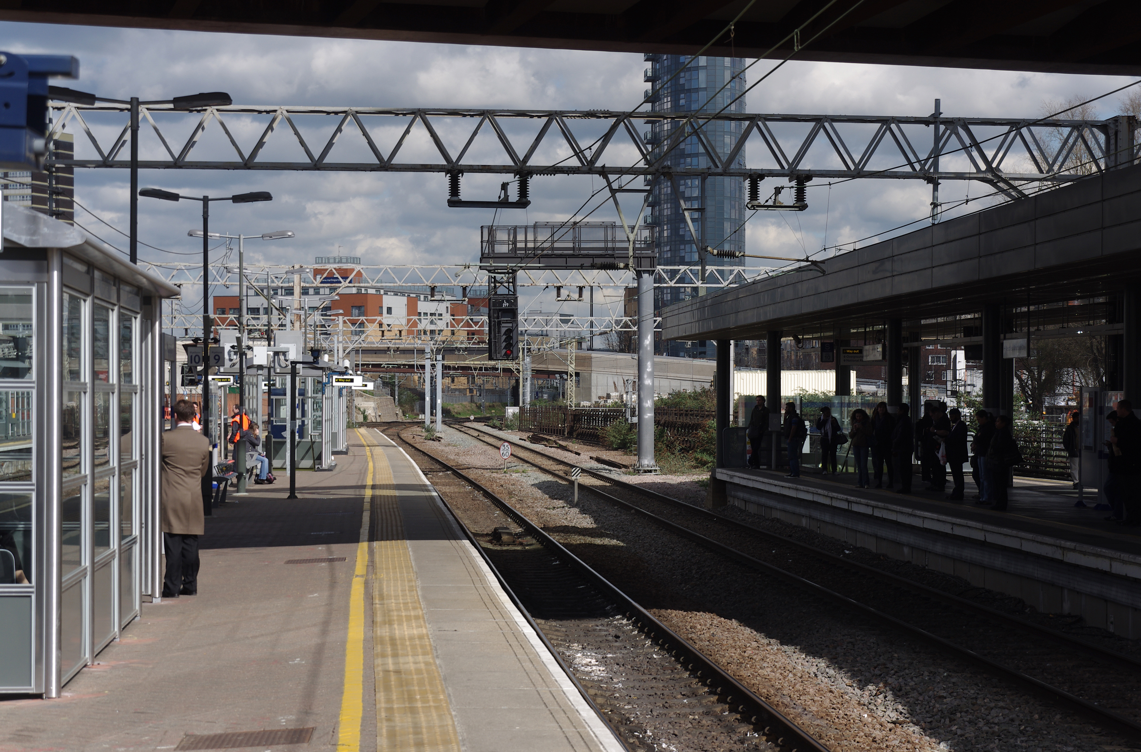 Stratford station MMB 16