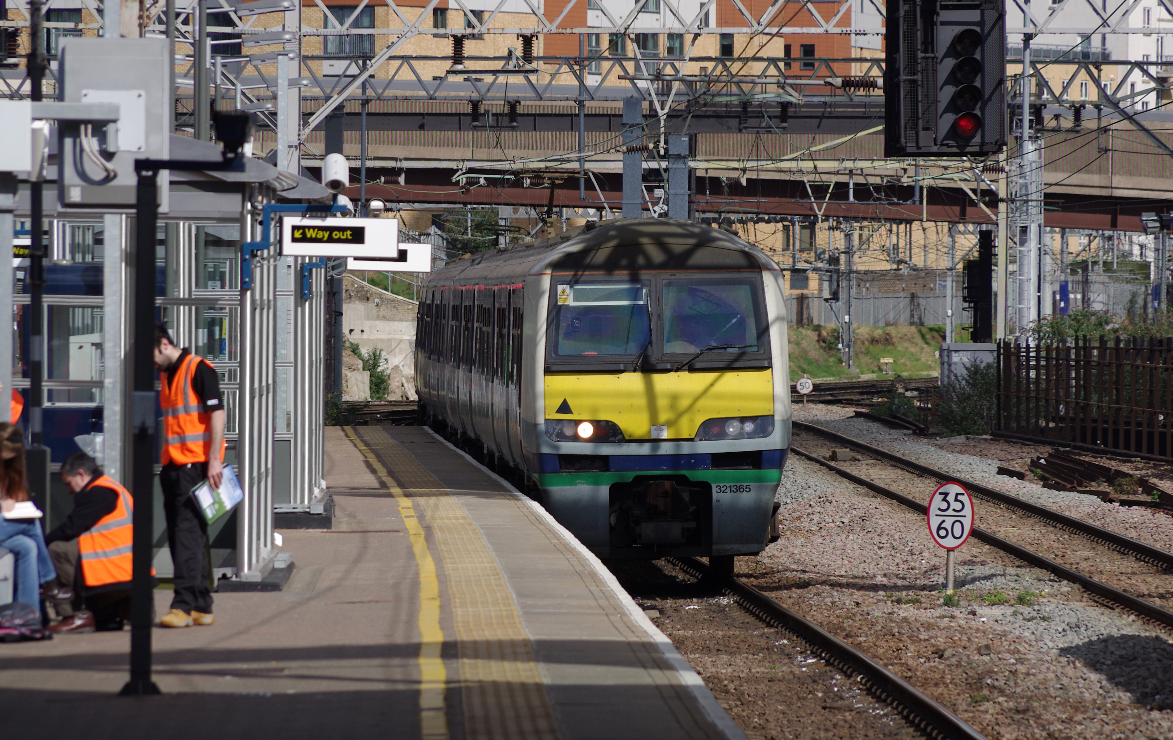 Stratford station MMB 19 321365 321427