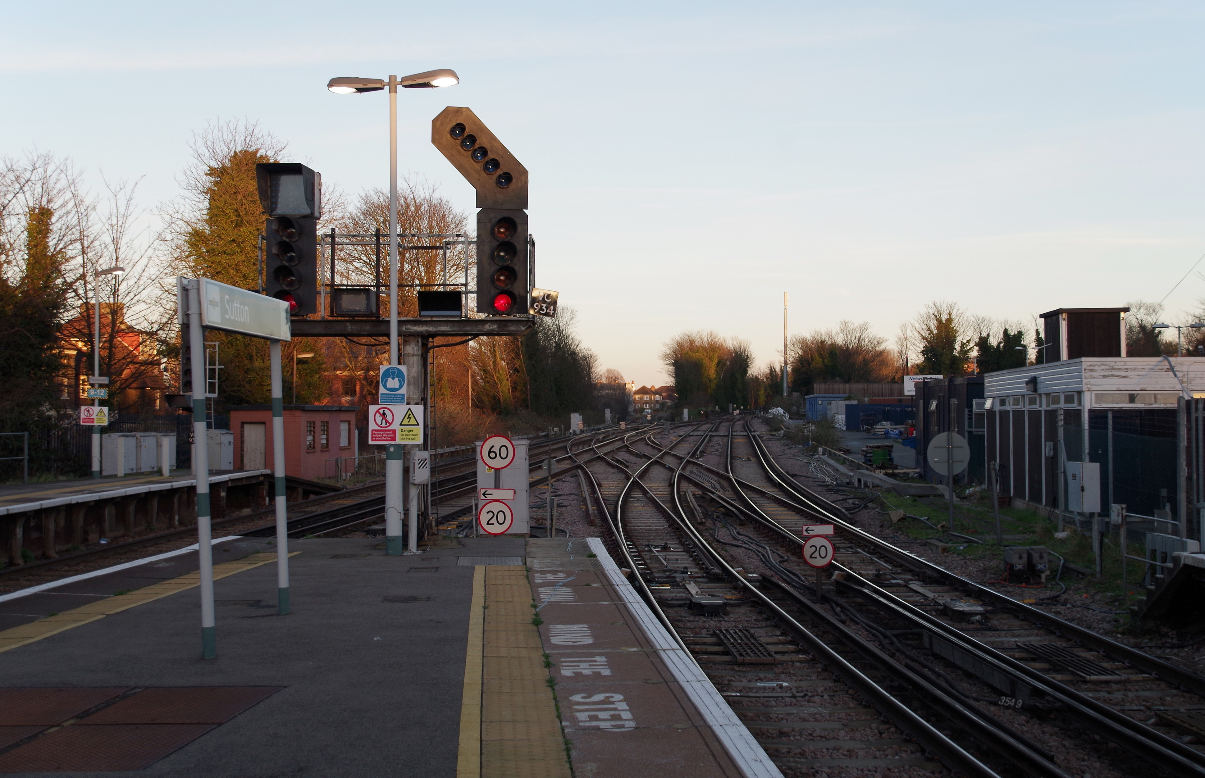 Sutton railway station MMB 01