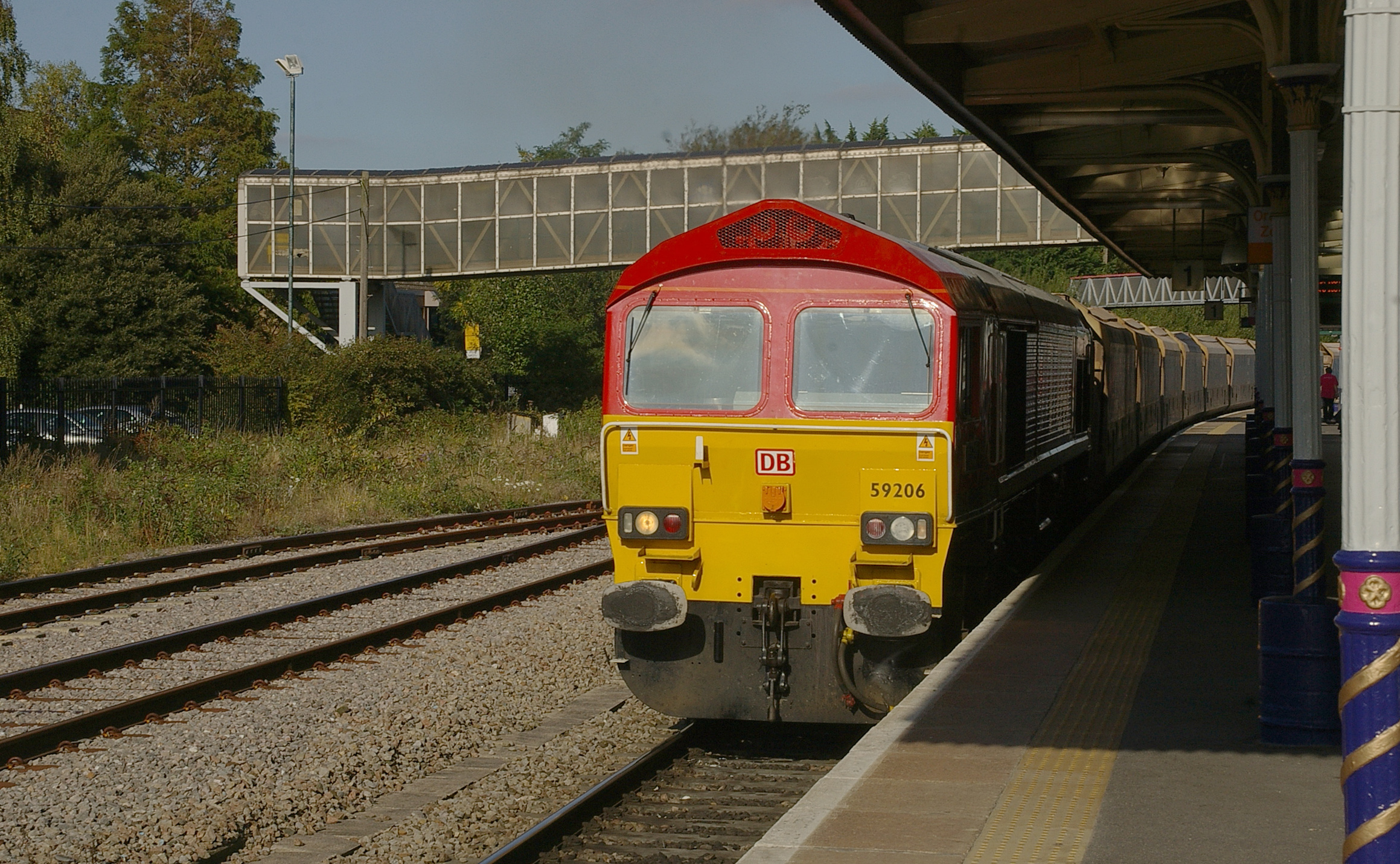 Swindon railway station MMB 06 59206