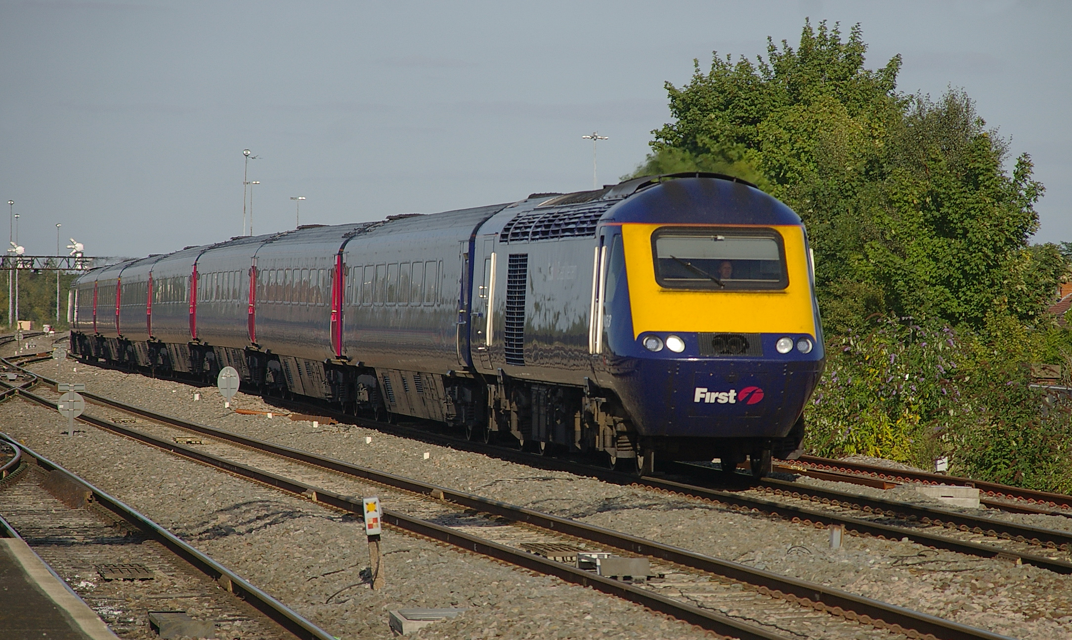 Swindon railway station MMB 07 43153