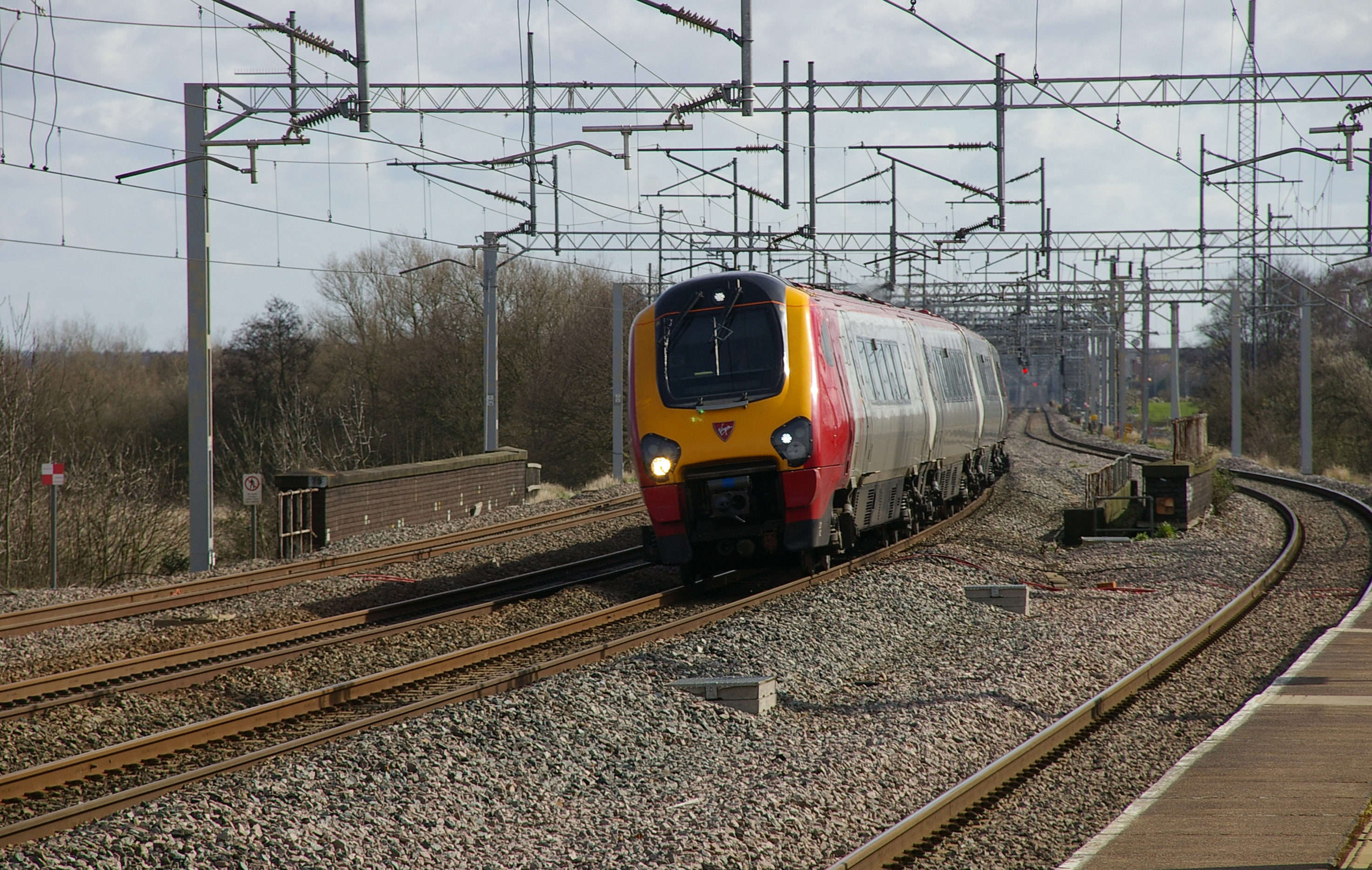 Tamworth railway station MMB 06 221142