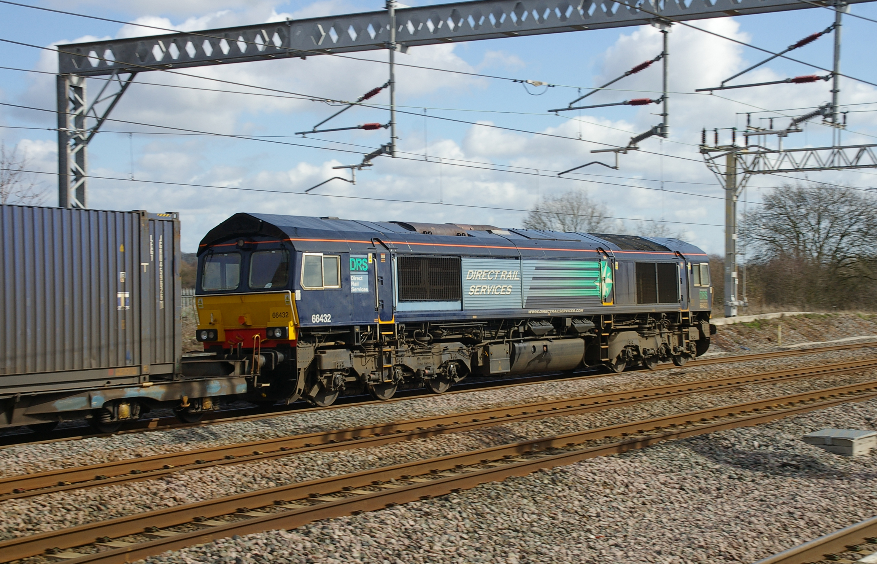 Tamworth railway station MMB 08 66432