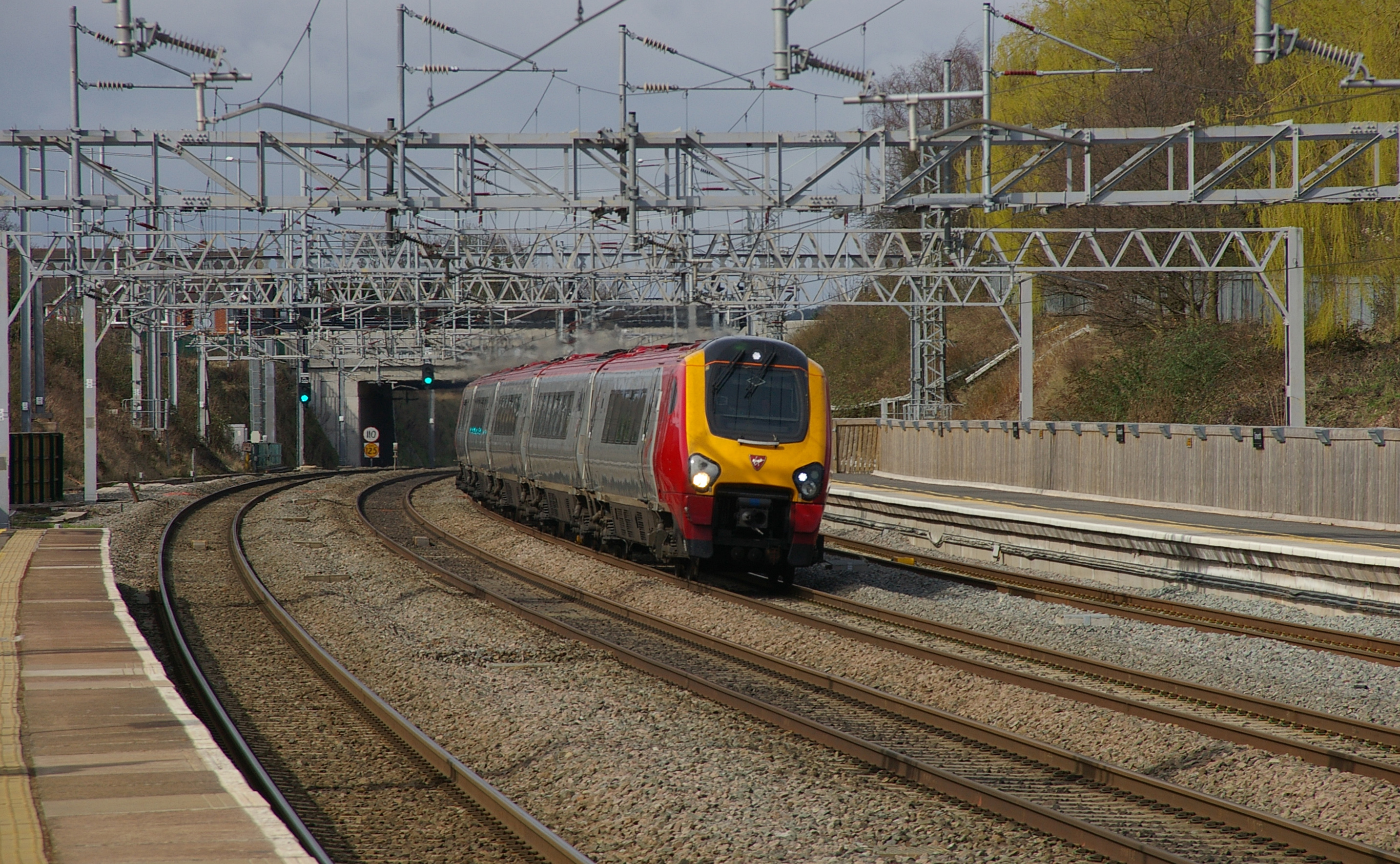 Tamworth railway station MMB 12 221109