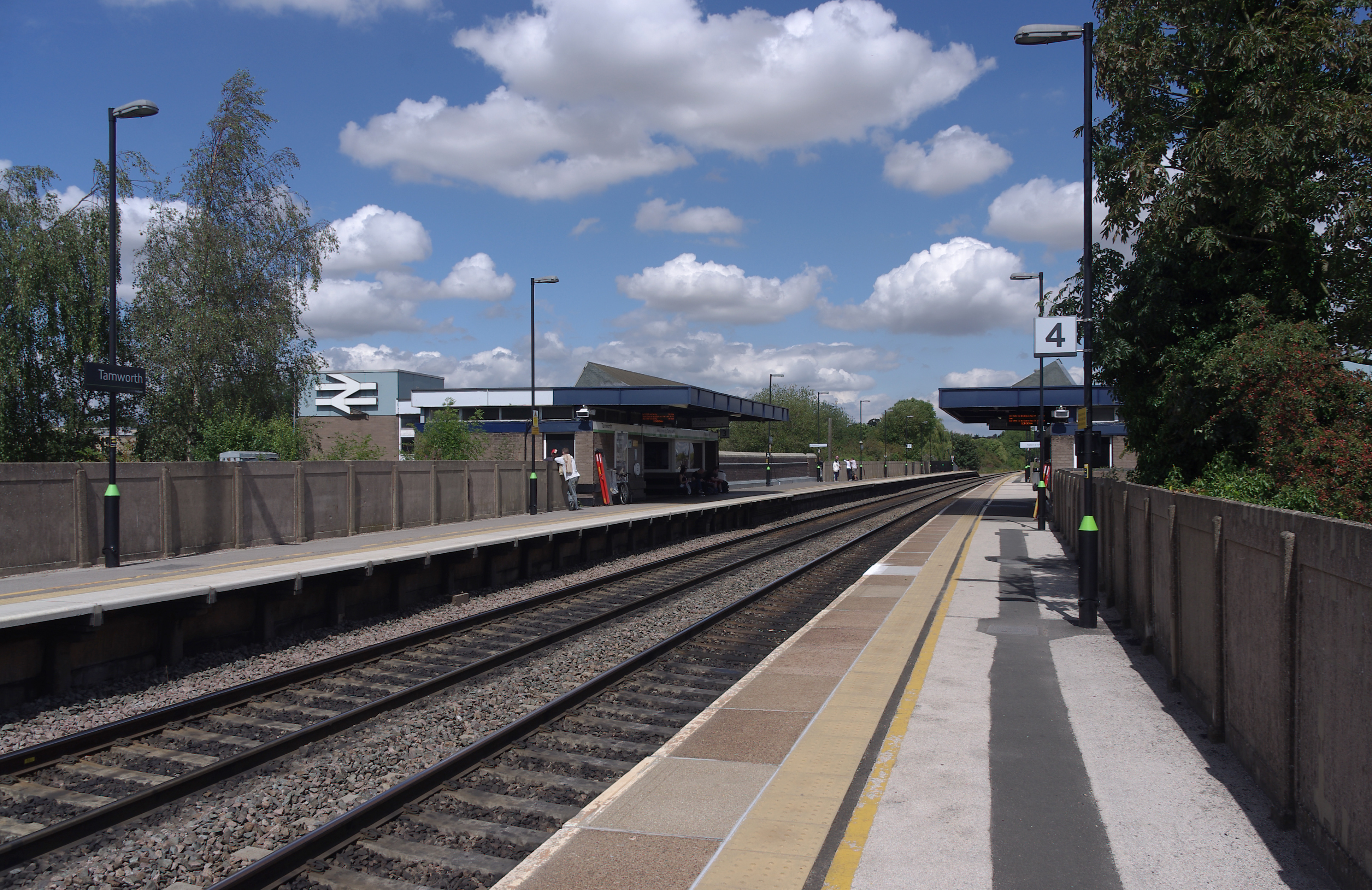 Tamworth railway station MMB 24