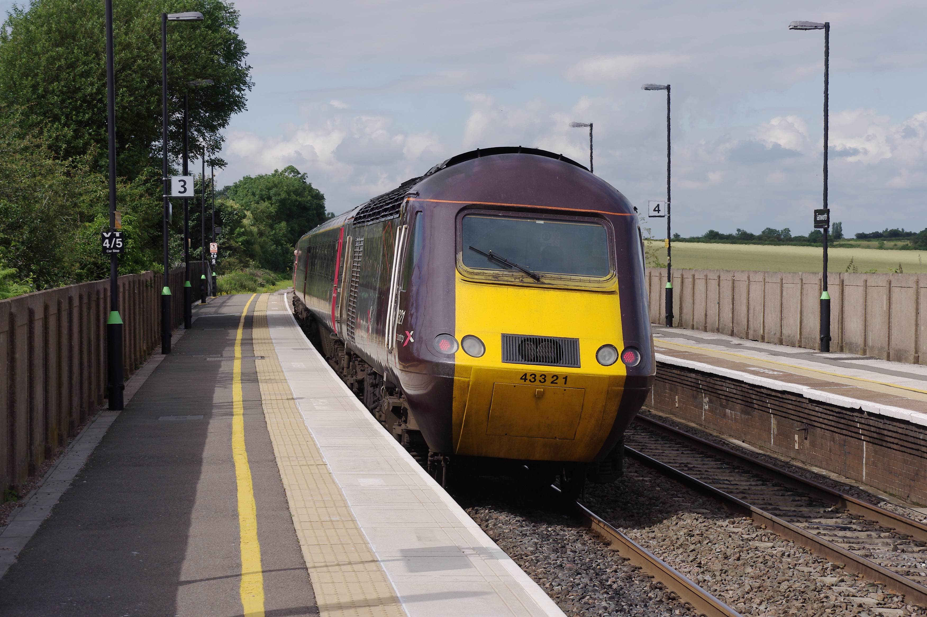 Tamworth railway station MMB 53 43321