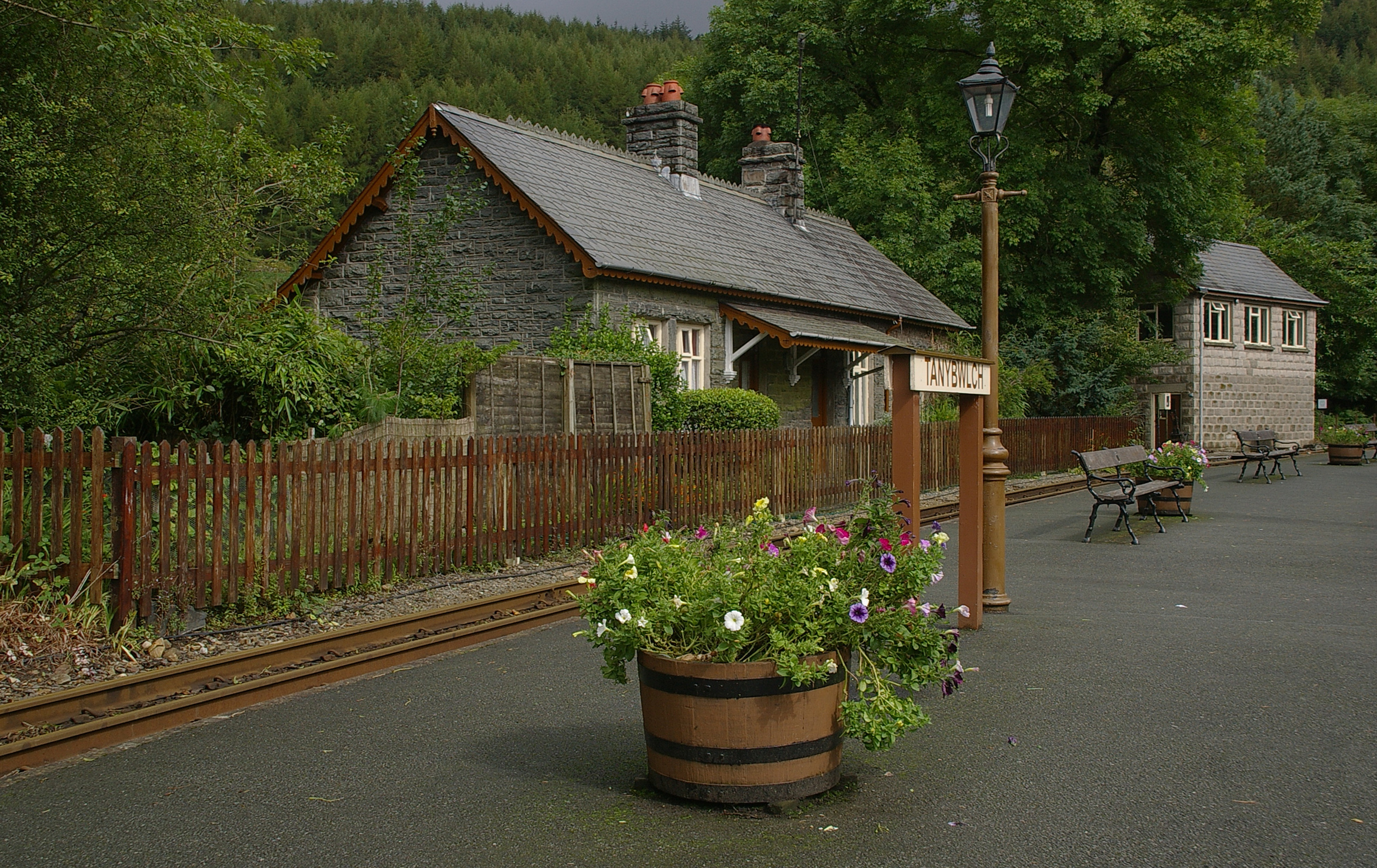 Tan-y-Bwlch railway station MMB 01