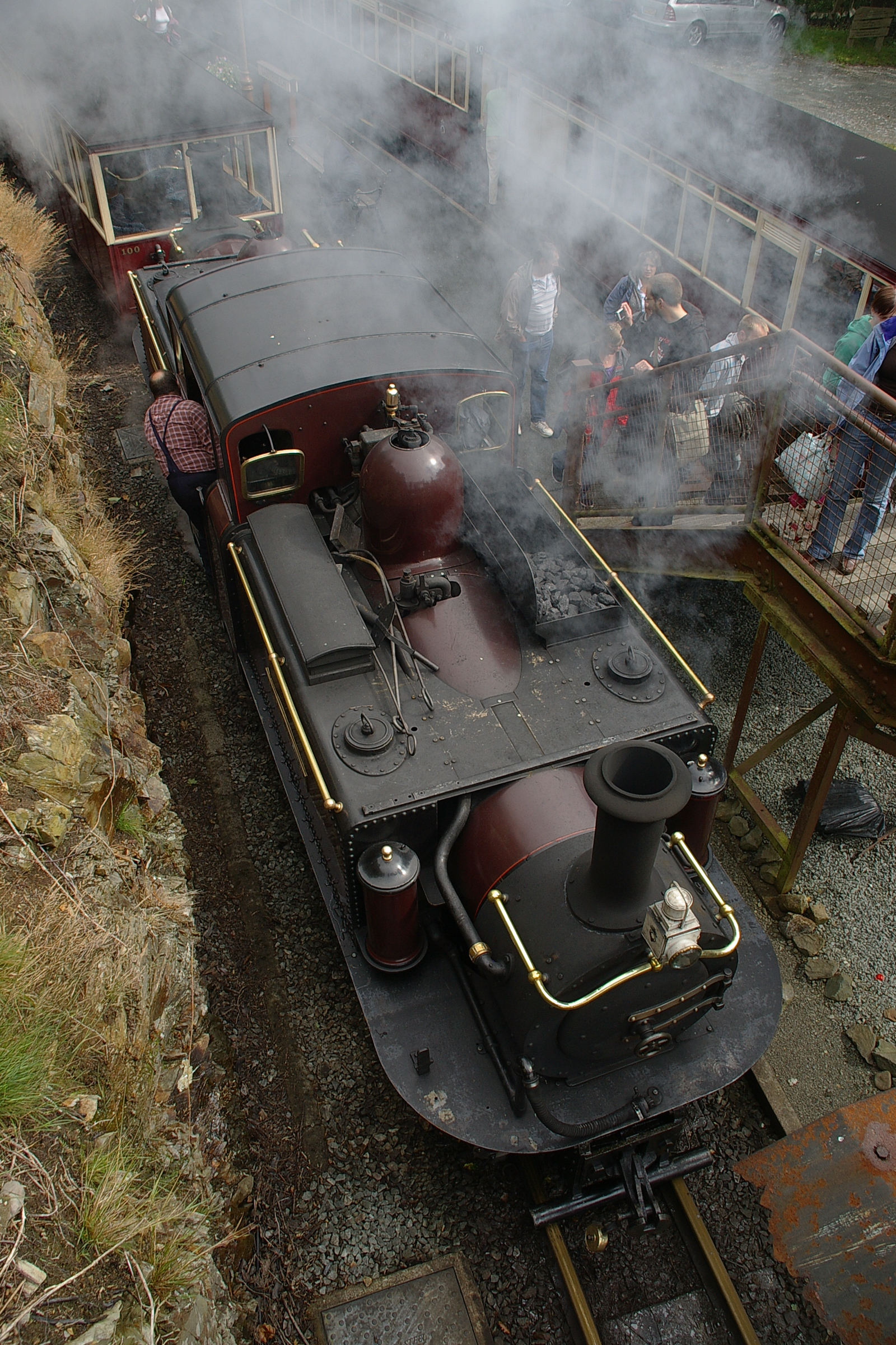 Tan-y-Bwlch railway station MMB 04 Merddin Emrys