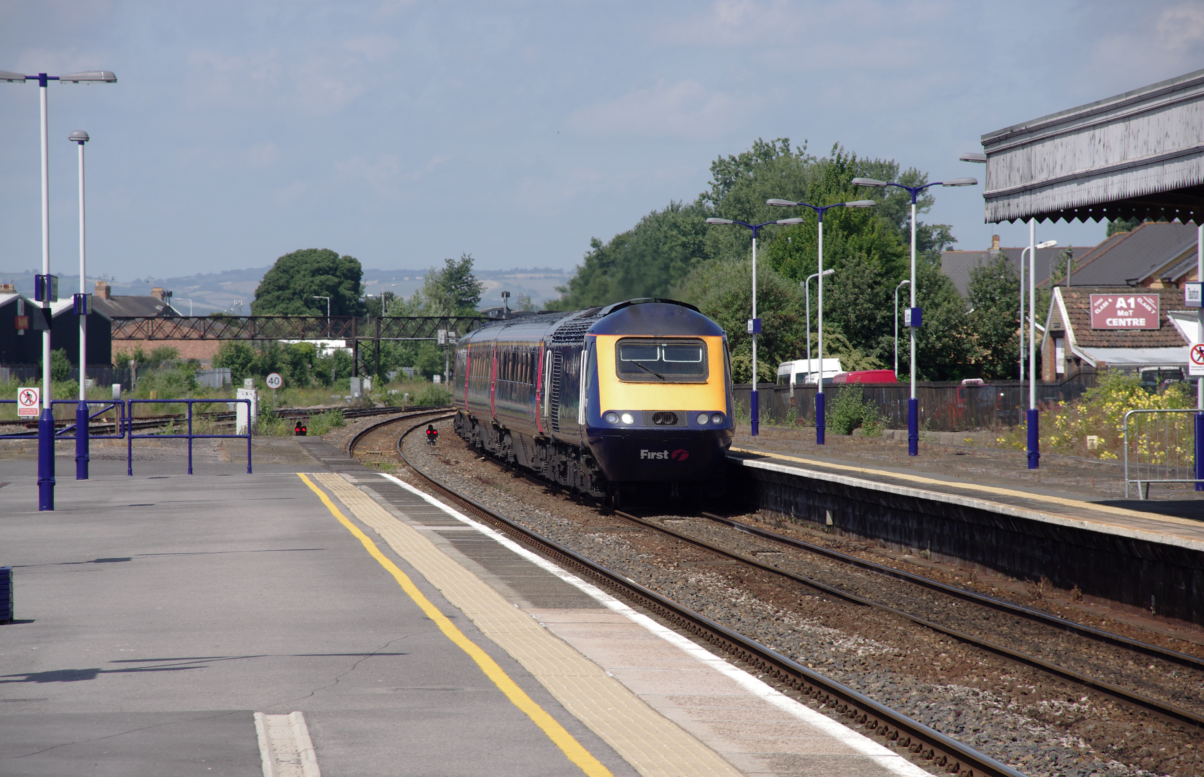 Taunton railway station MMB 06 43010