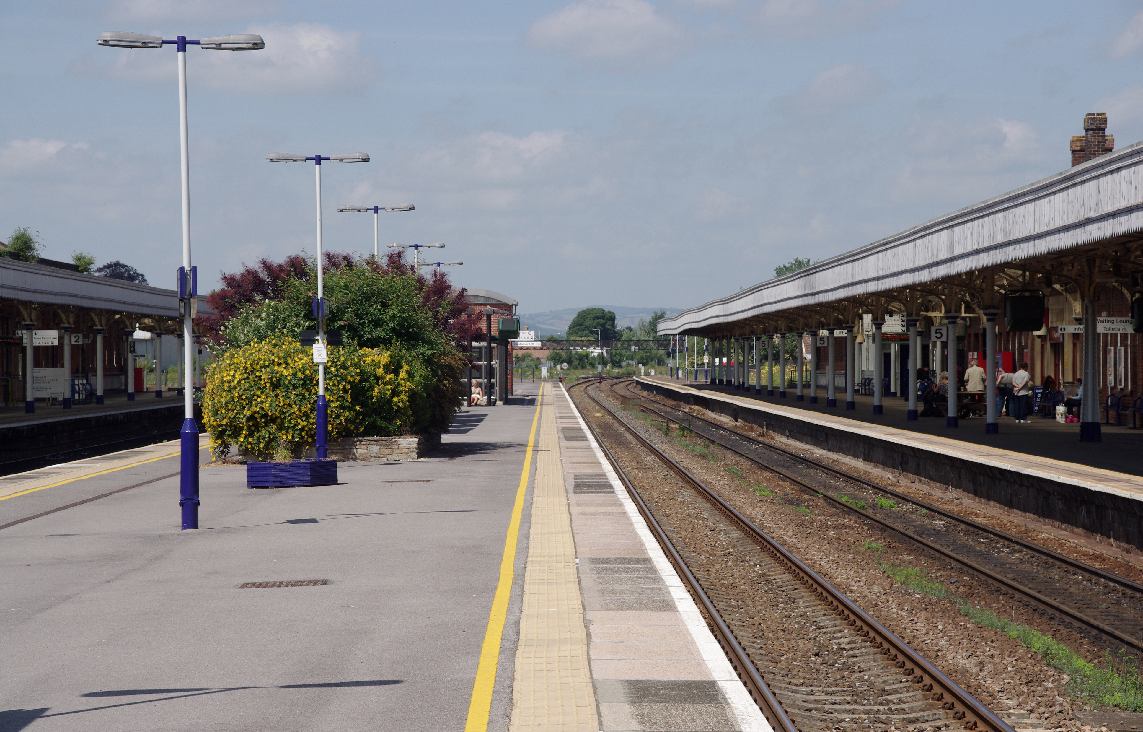 Taunton railway station MMB 09