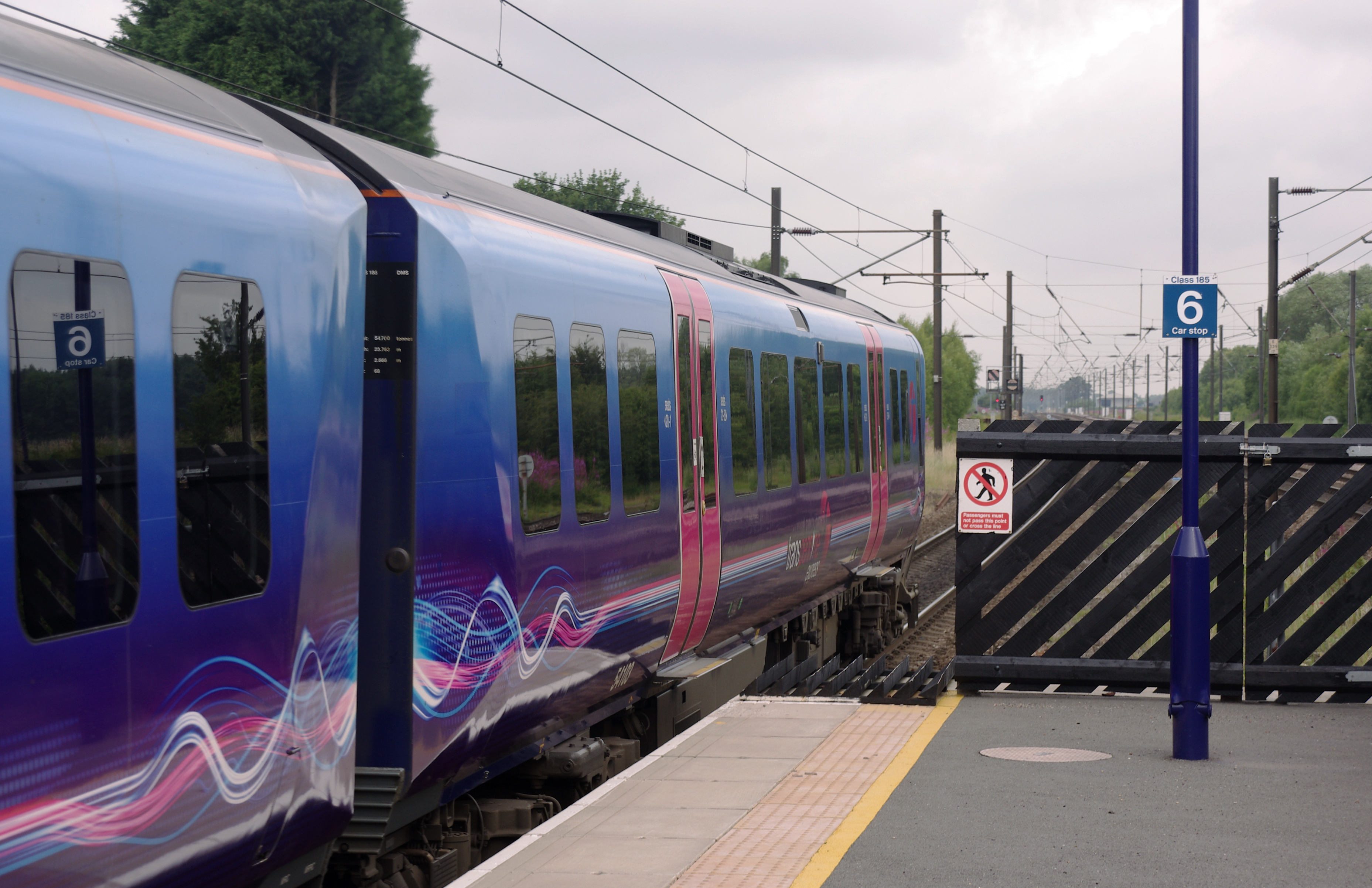Thirsk railway station MMB 15 185103