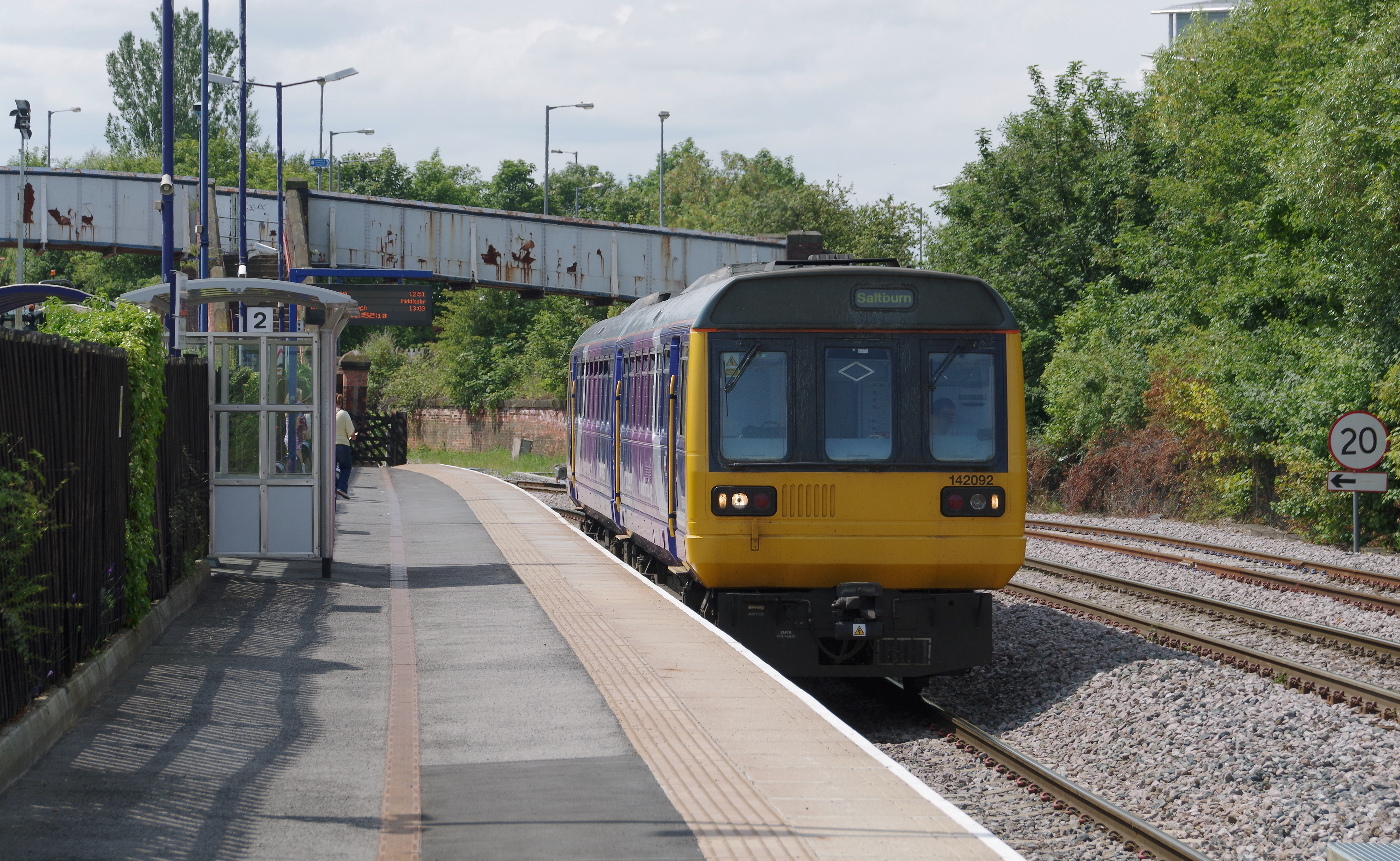 Thornaby railway station MMB 05 142092