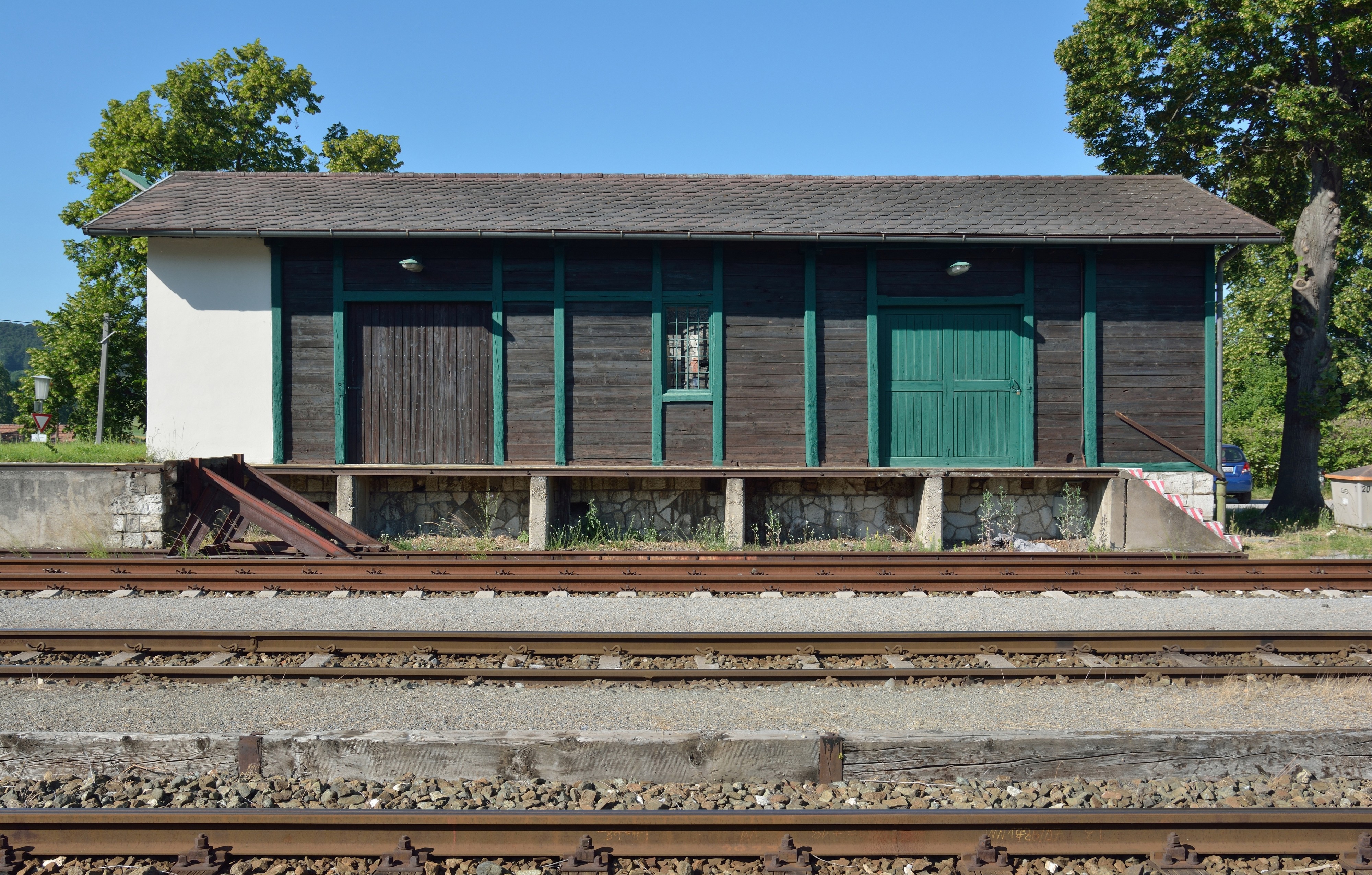 Bahnhof Woellersdorf Guetermagazin DSC 2035w