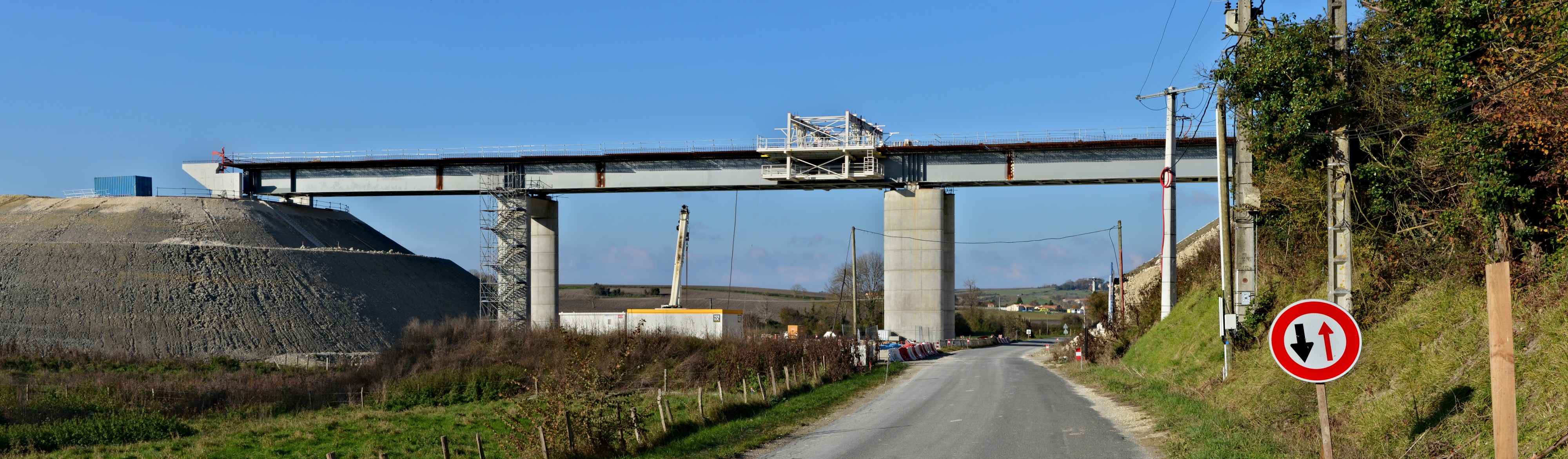 Blanzac 16 LGV SEA Pont D10 2013