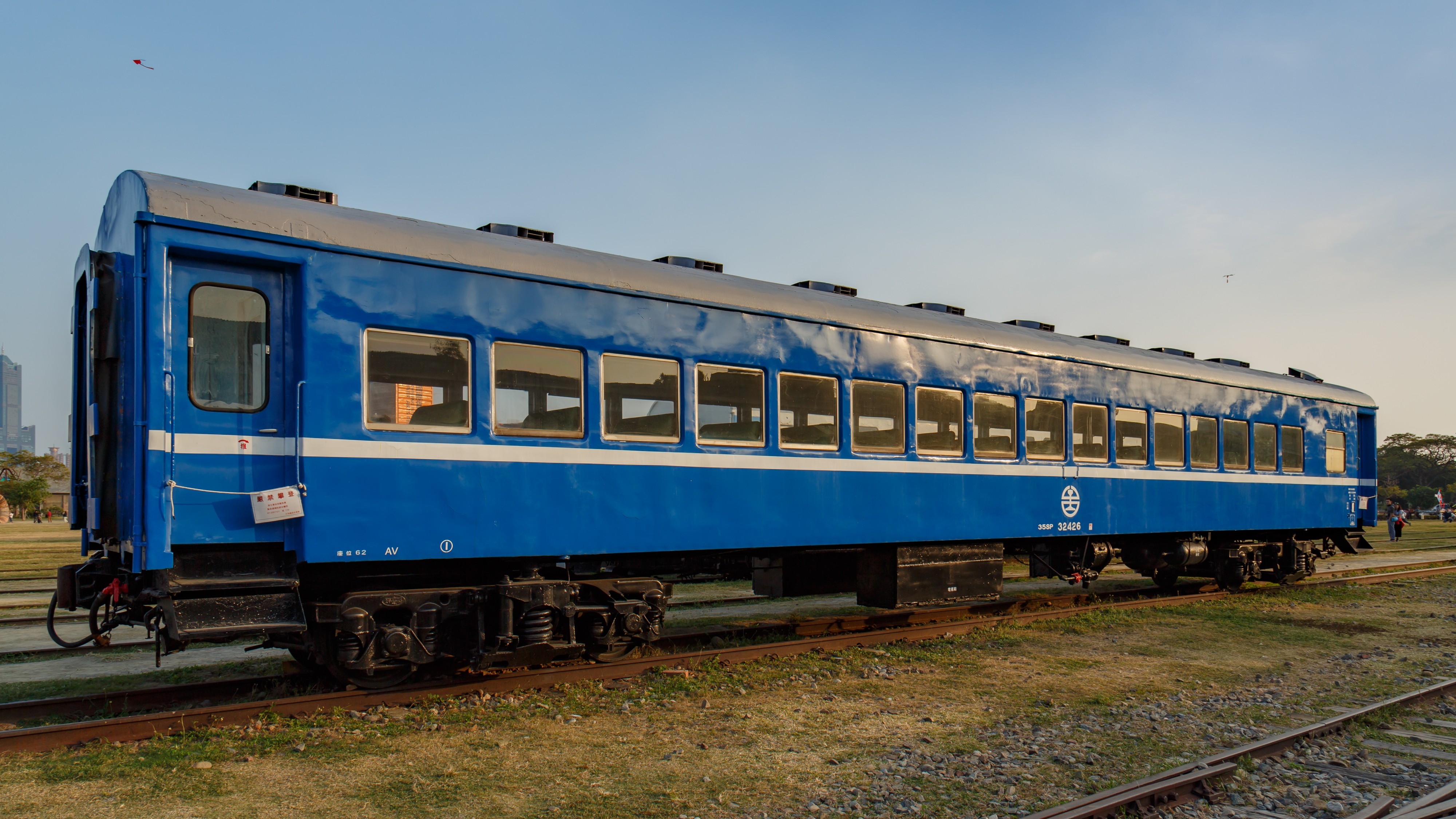 Kaohsiung Taiwan Rail-car-32426-01