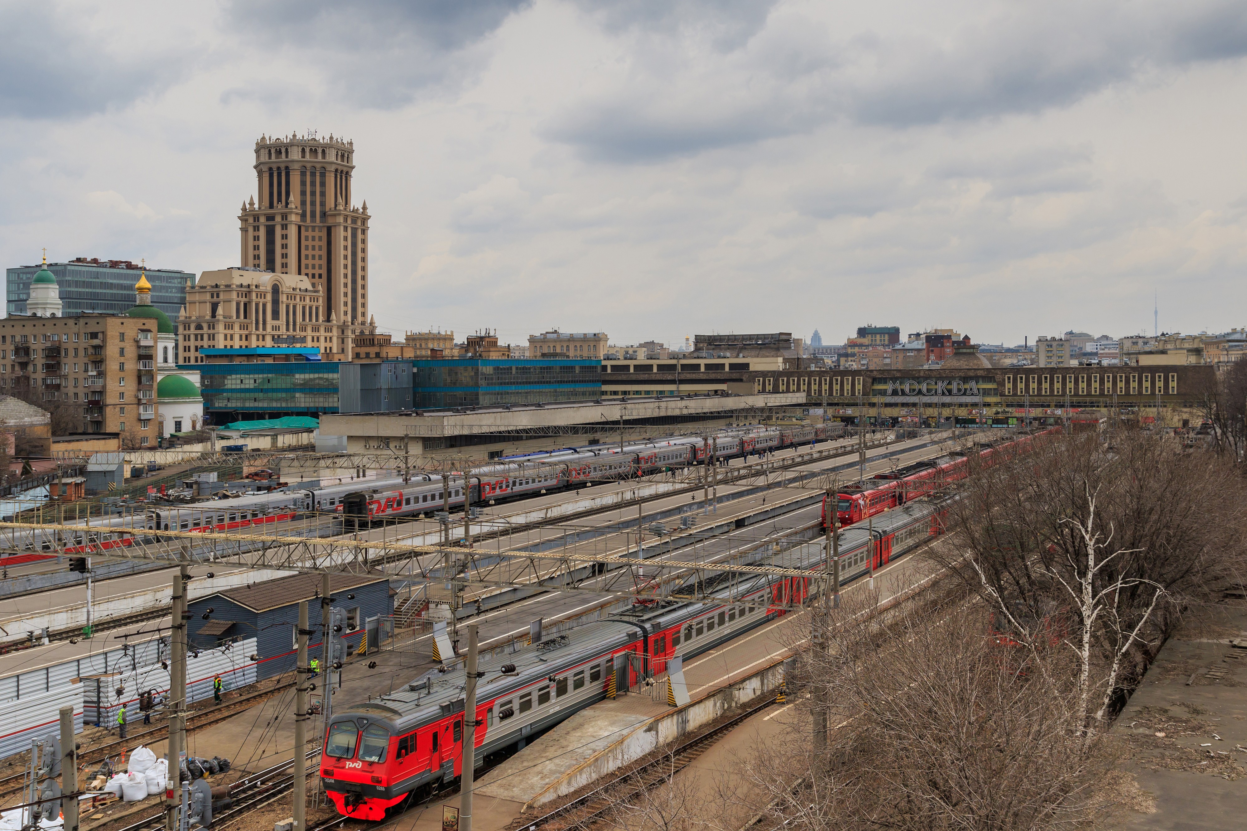 Moscow Paveletsky Railway terminal platforms 03-2016
