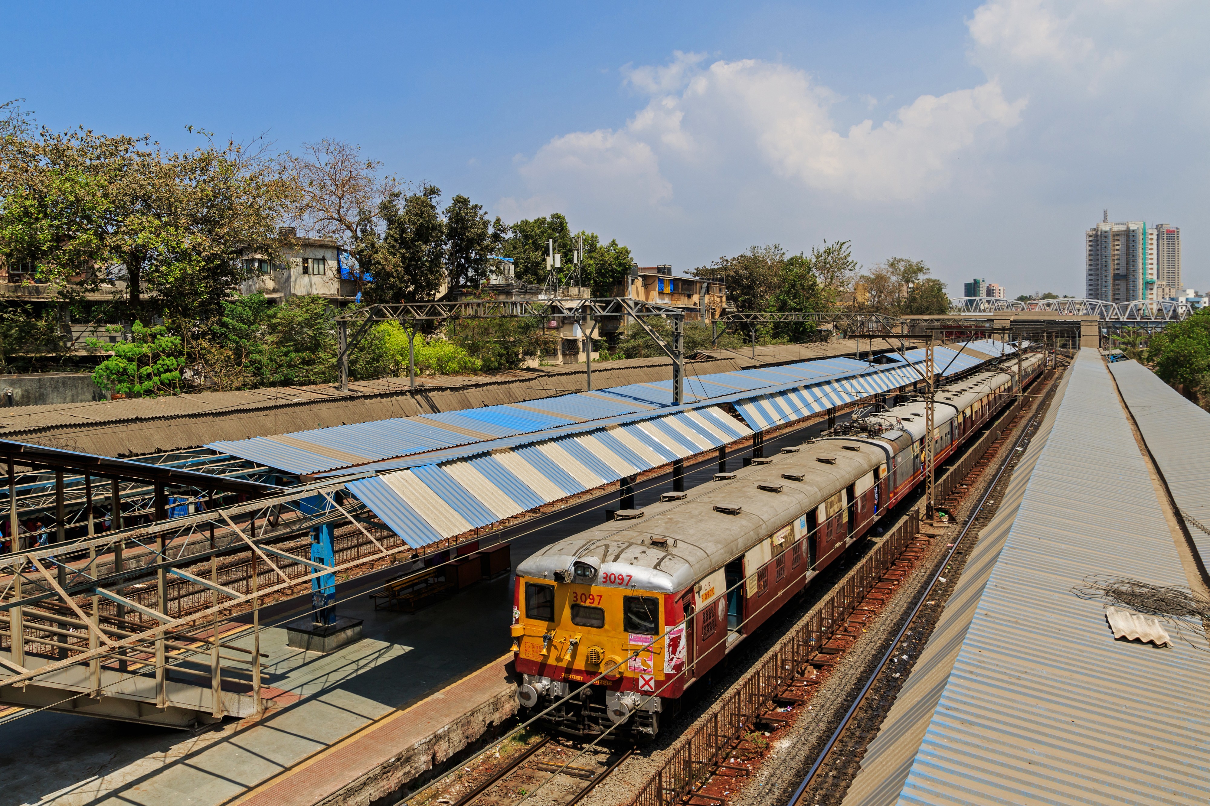 Mumbai 03-2016 55 Vadala Road station