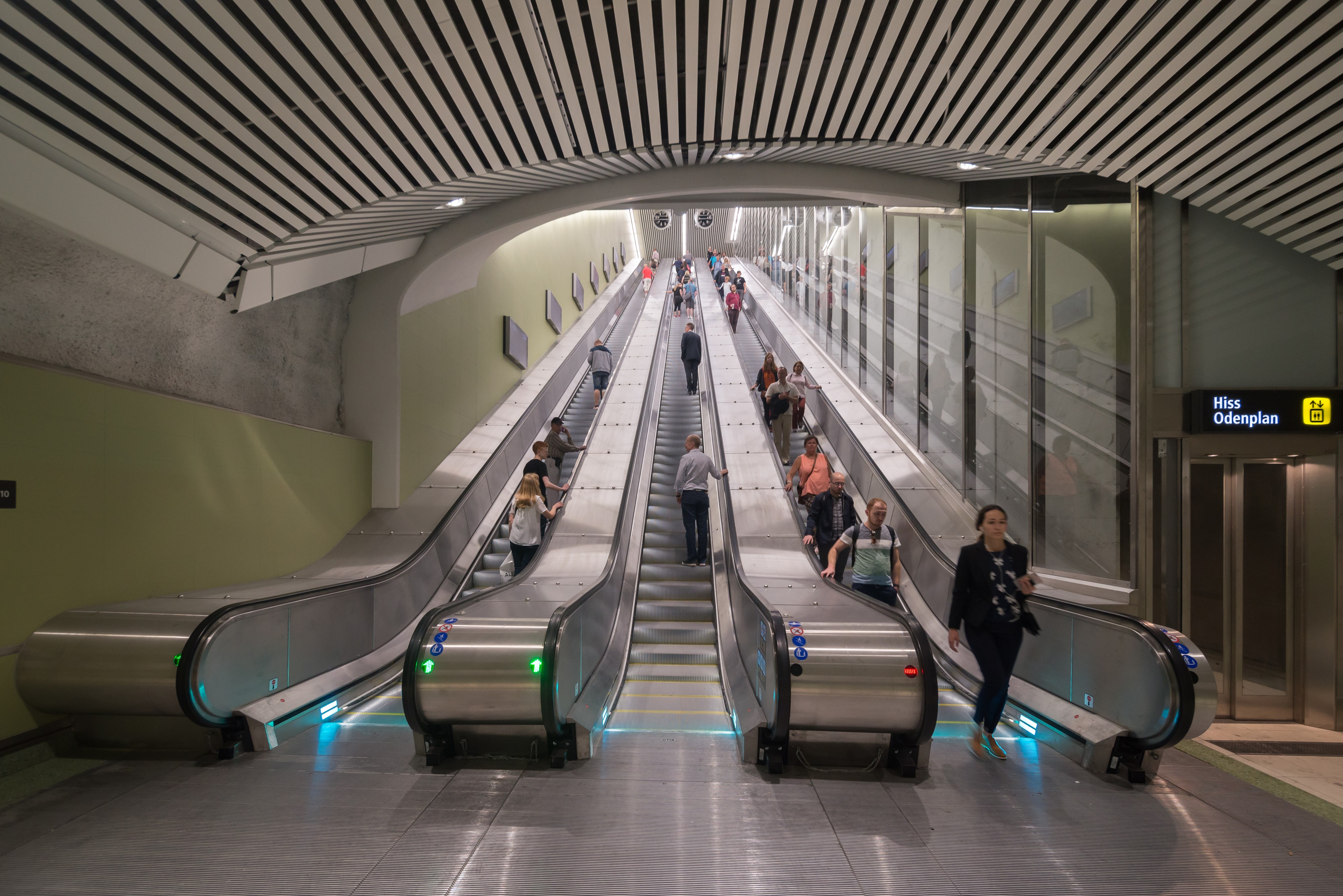 Odenplan station July 2017 01