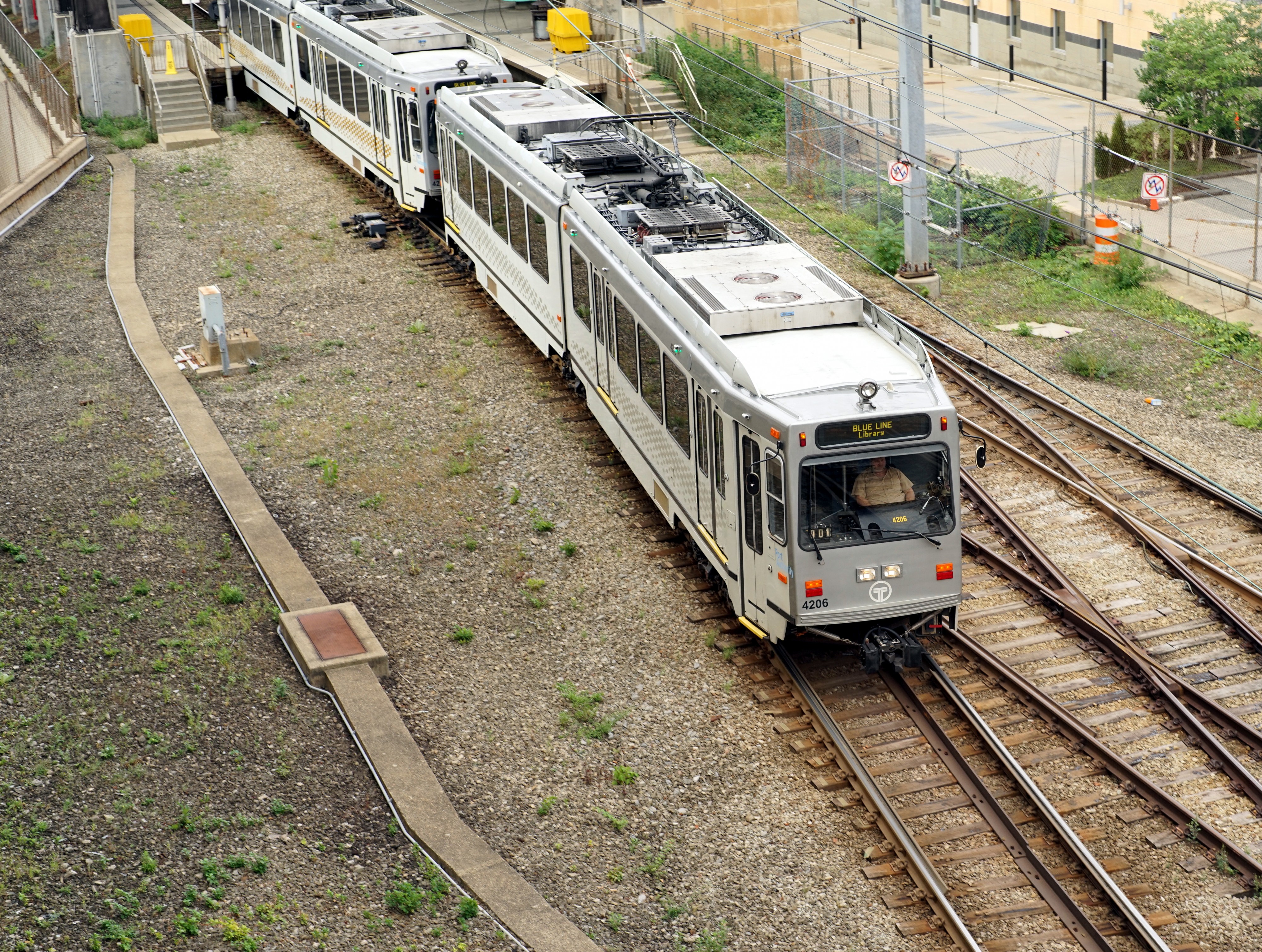 Pittsburgh Light Rail Siemens SD-400 leaving First Avenue Station