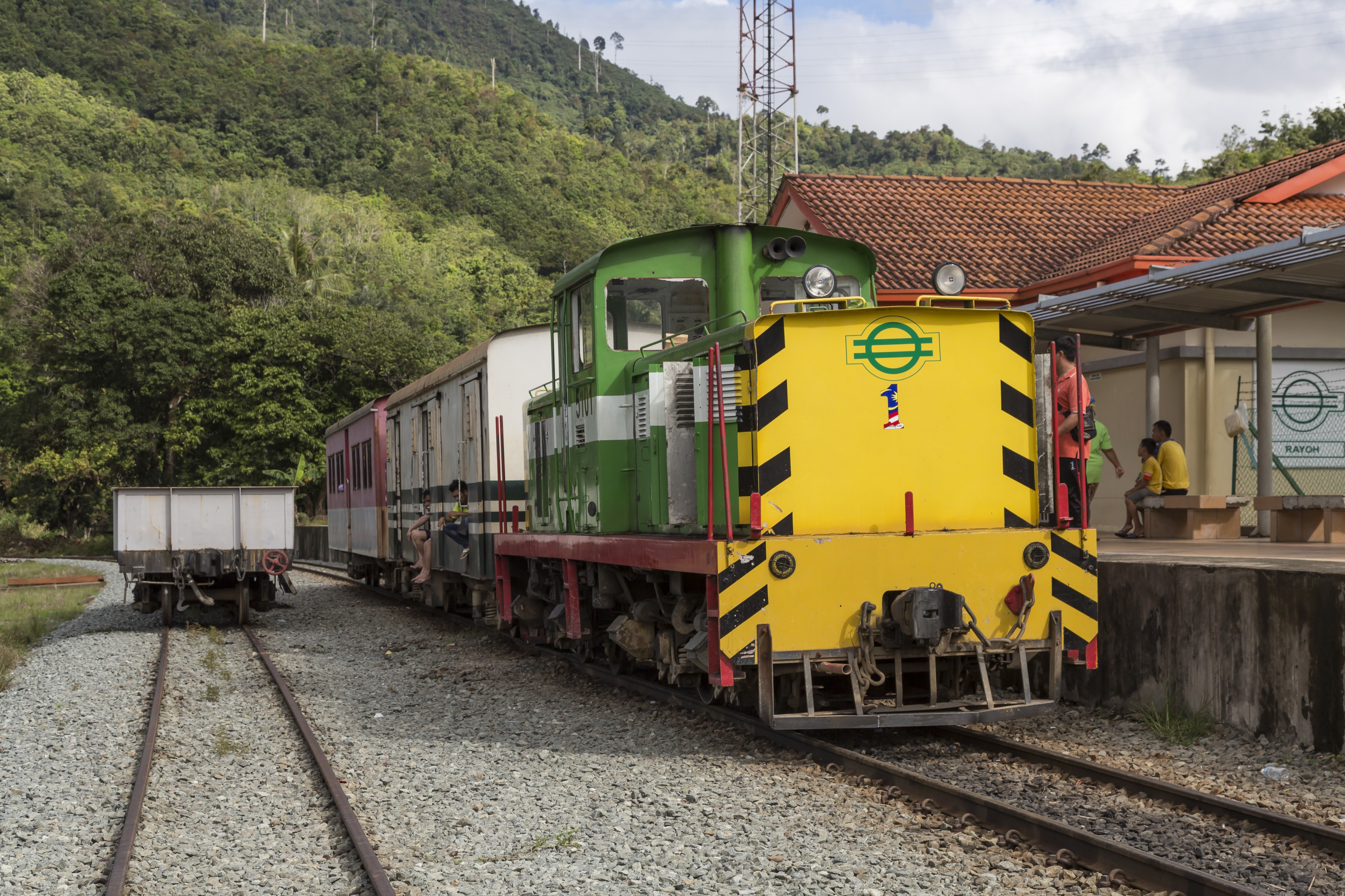 SabahStateRailways Rayoh-Railway-Station-06
