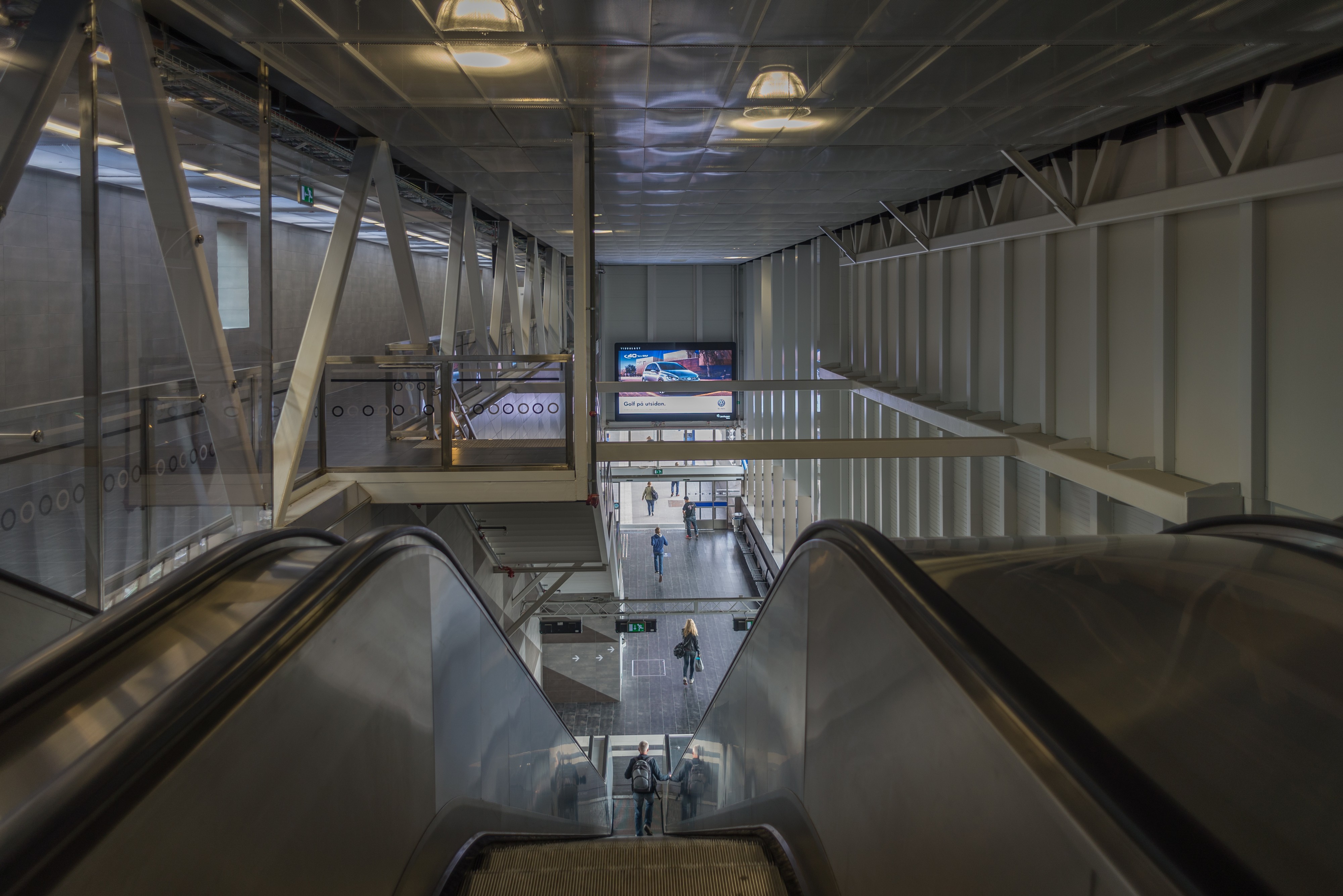 Solna station September 2014 02