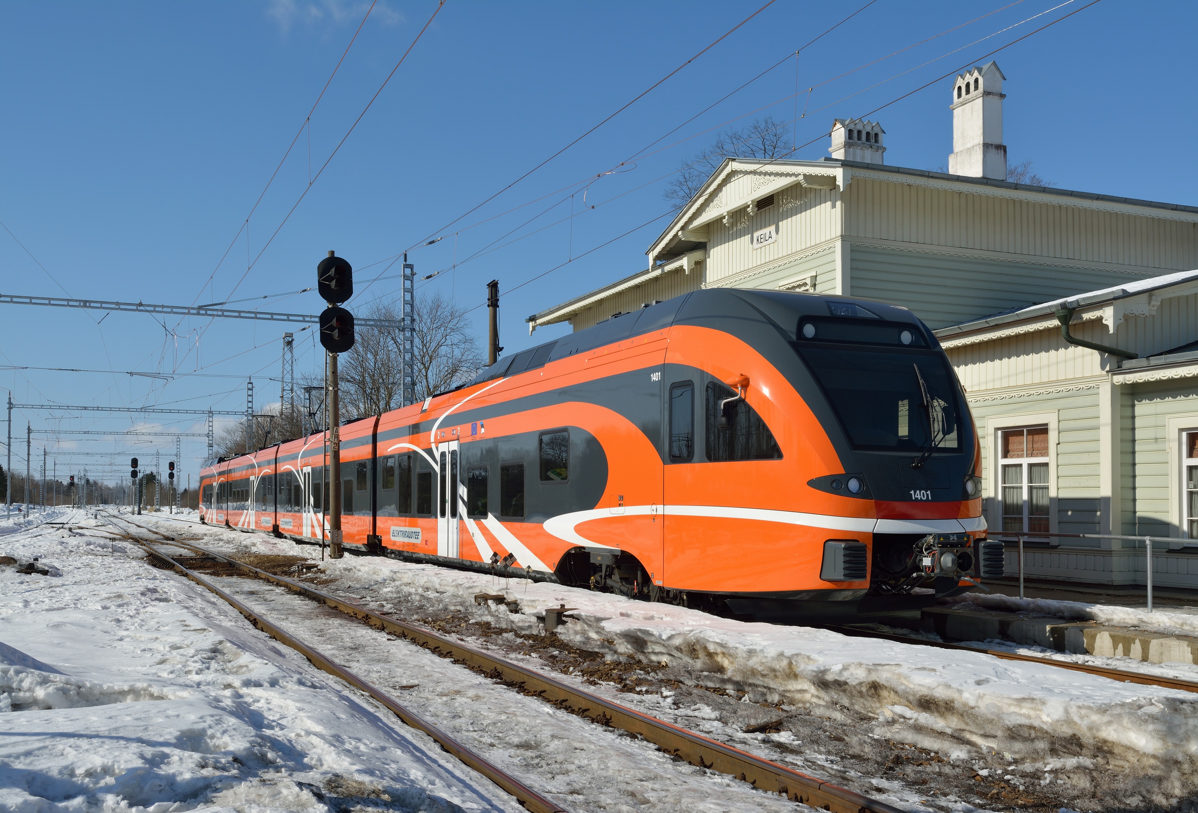 Stadler Flirt Keila jaamas1