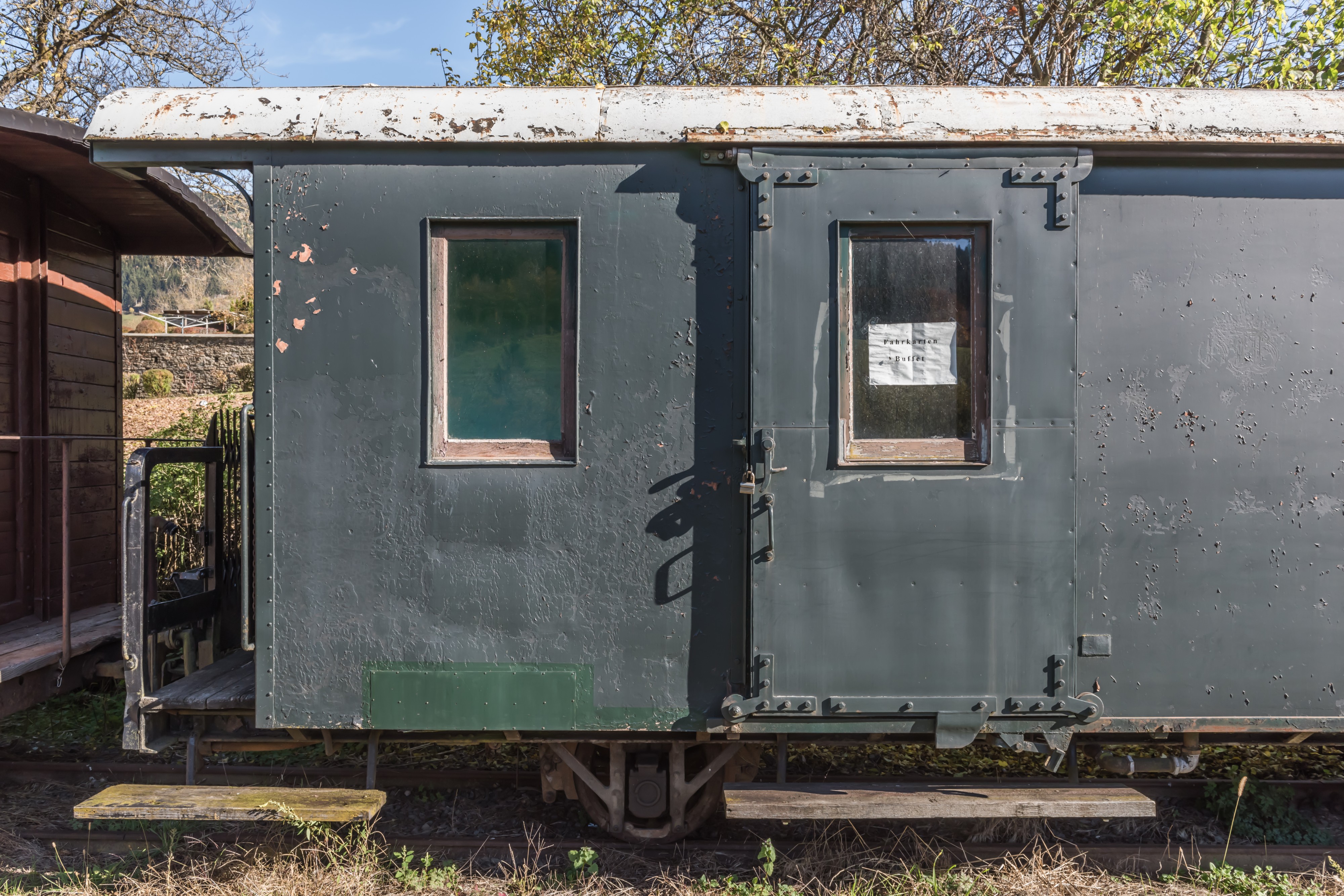 Straßburg Poeckstein-Zwischenwaessern Gurktalbahn Gueterwaggon Seitenansicht 28102016 5192