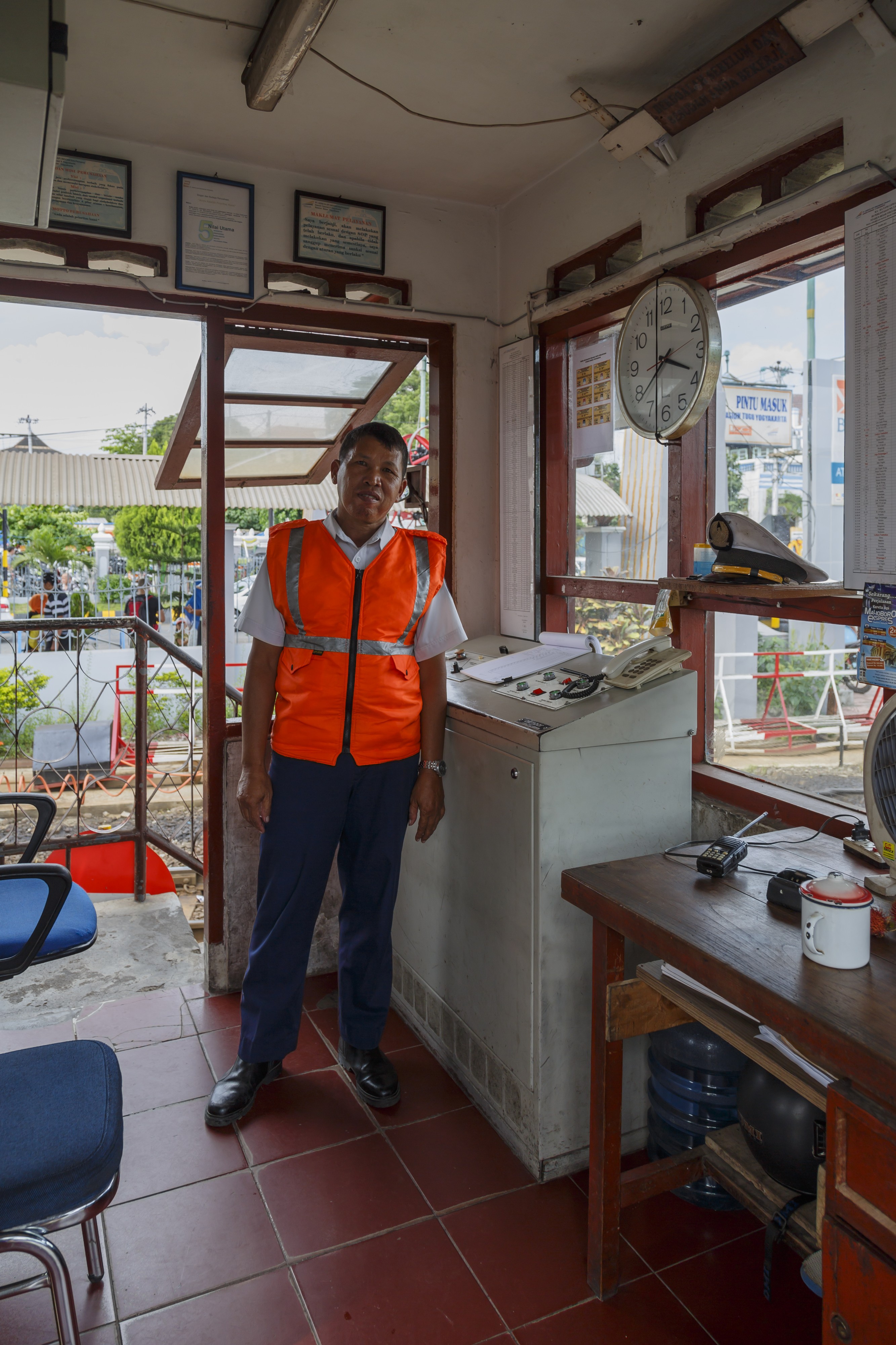 Yogyakarta Indonesia Crossing-keeper-house-at-Tugu-Railway-Station-01