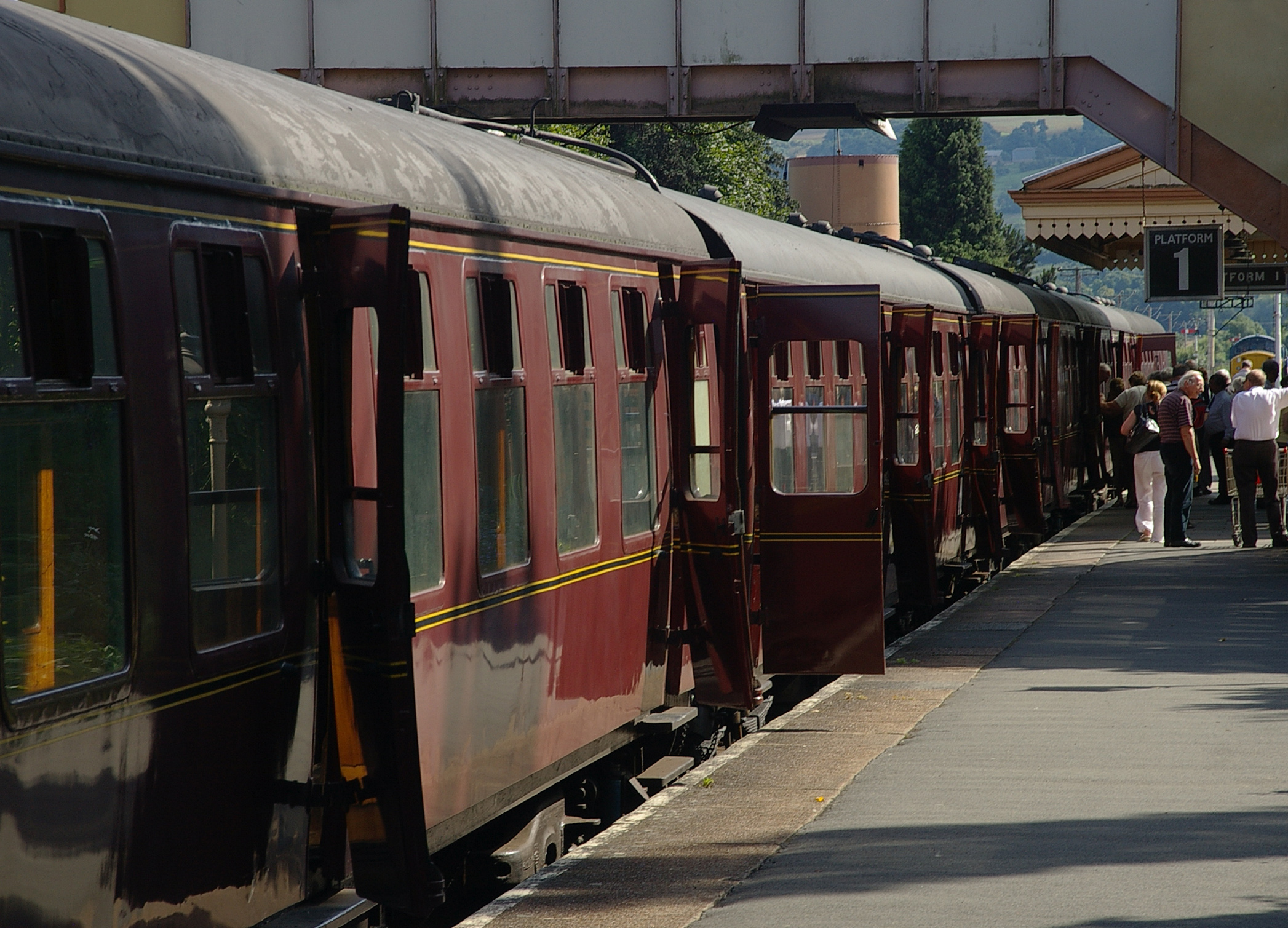 Toddington railway station MMB 09
