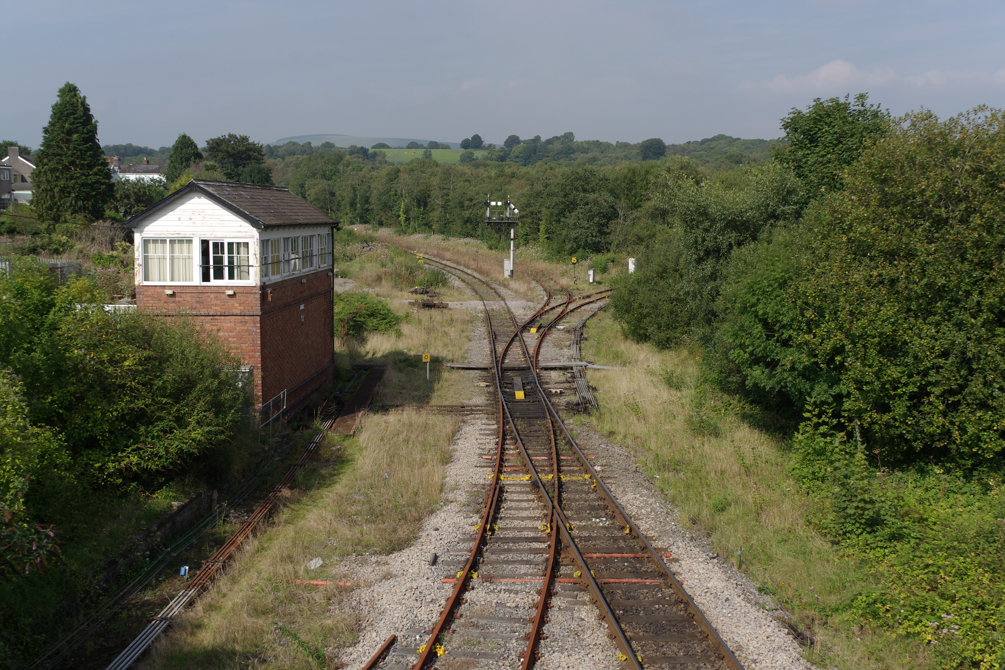 Tondu railway station MMB 04