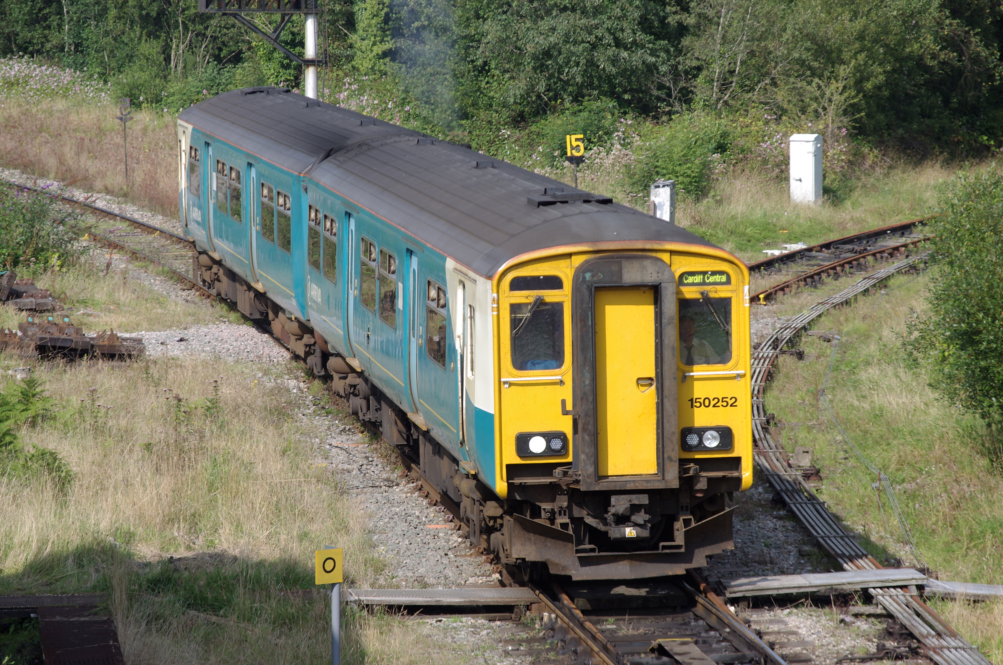 Tondu railway station MMB 09 150252