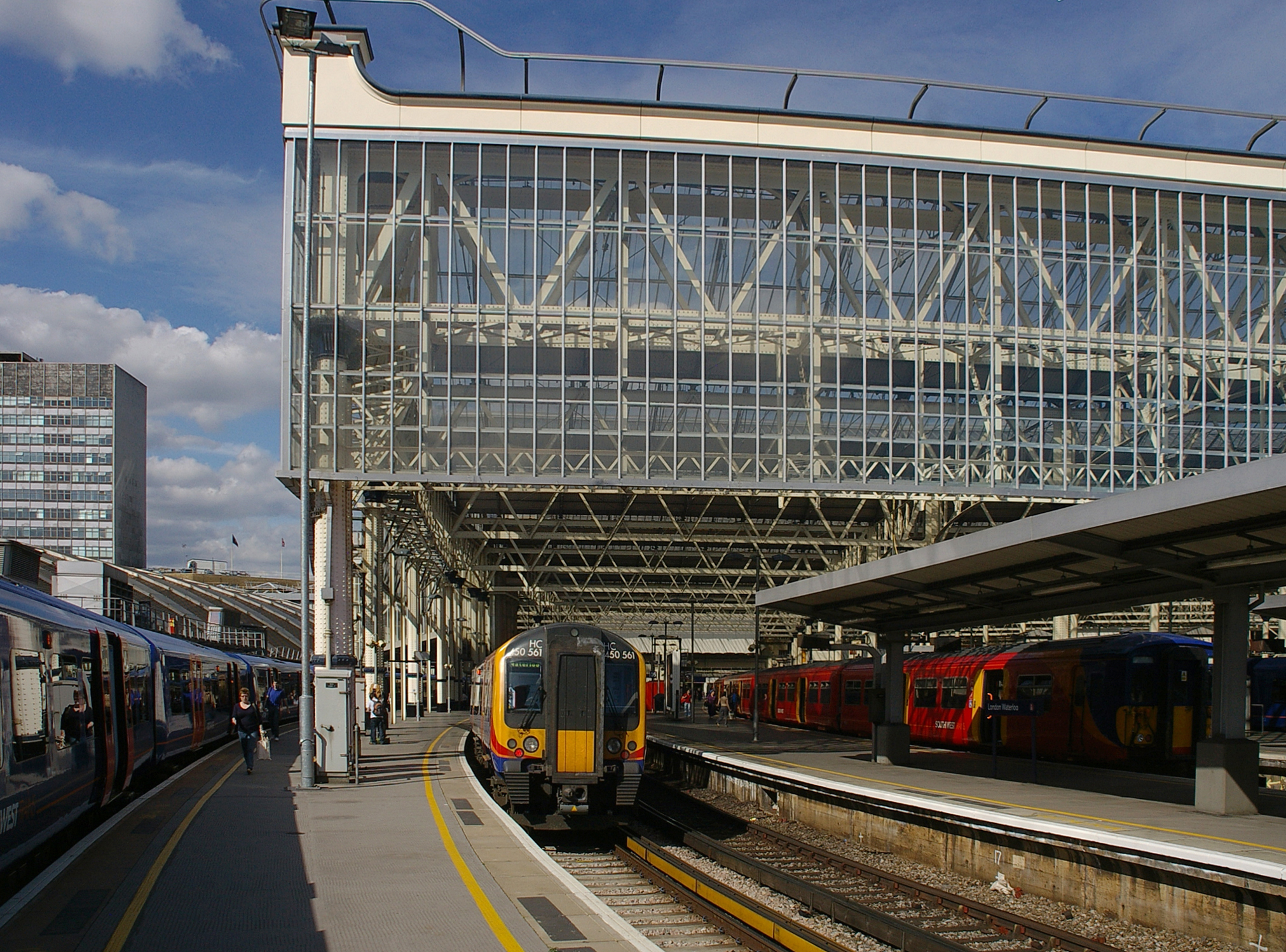 Waterloo station MMB 08 450031 450561 455907
