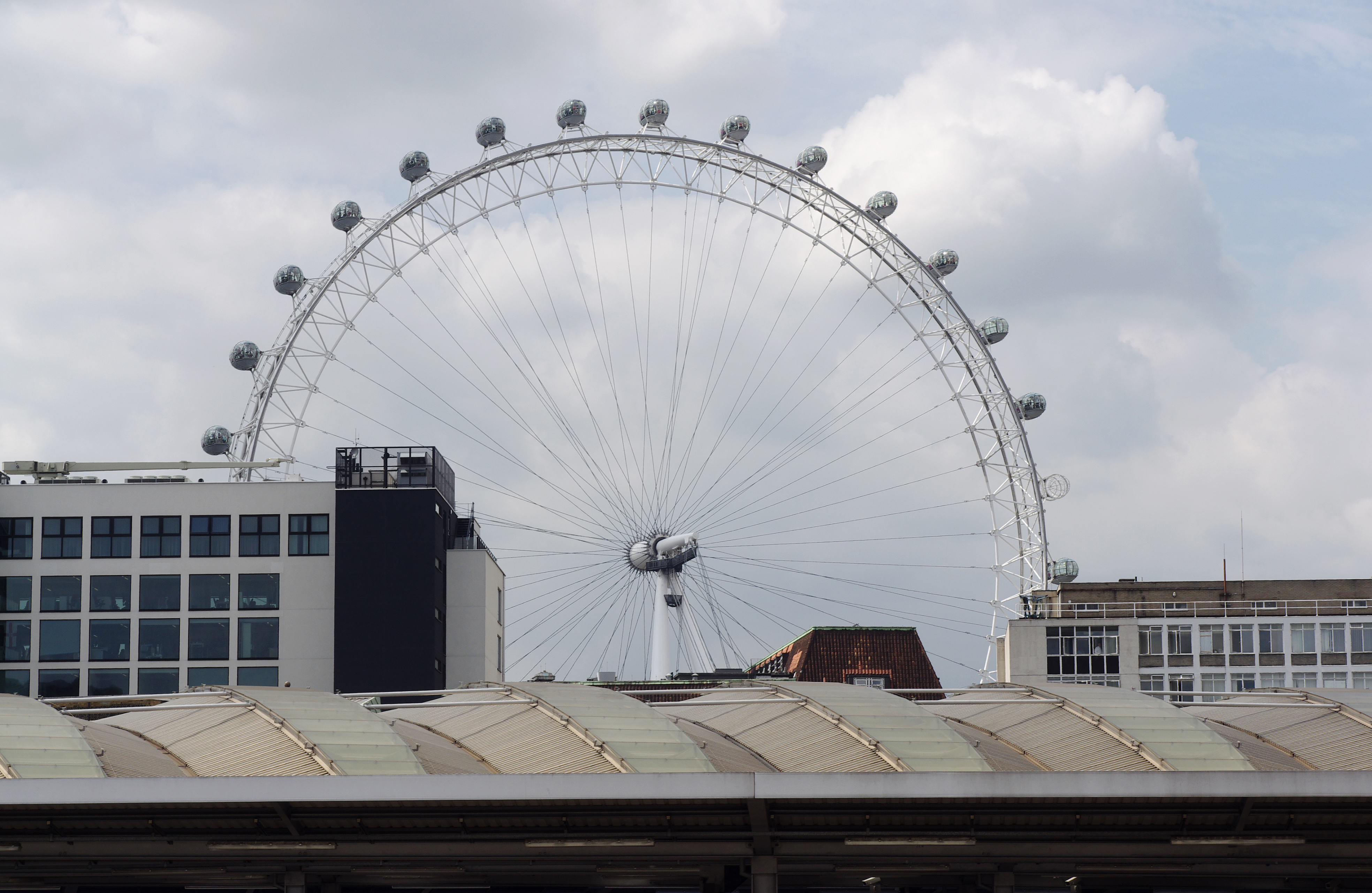 Waterloo station MMB 16