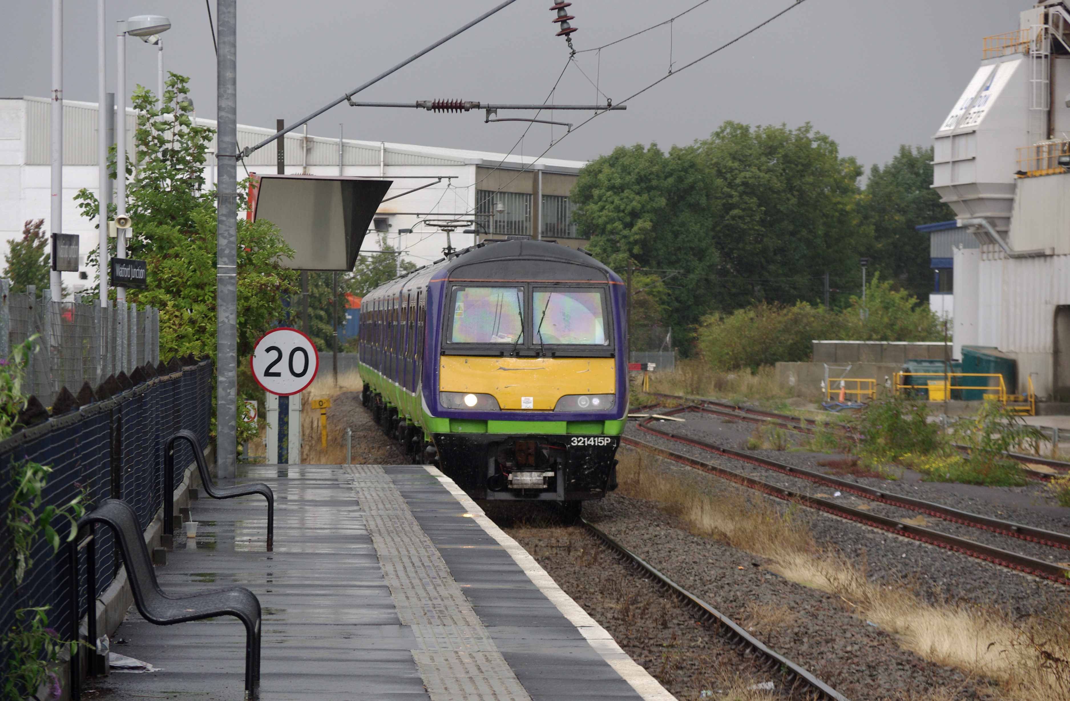 Watford Junction railway station MMB 17 321415