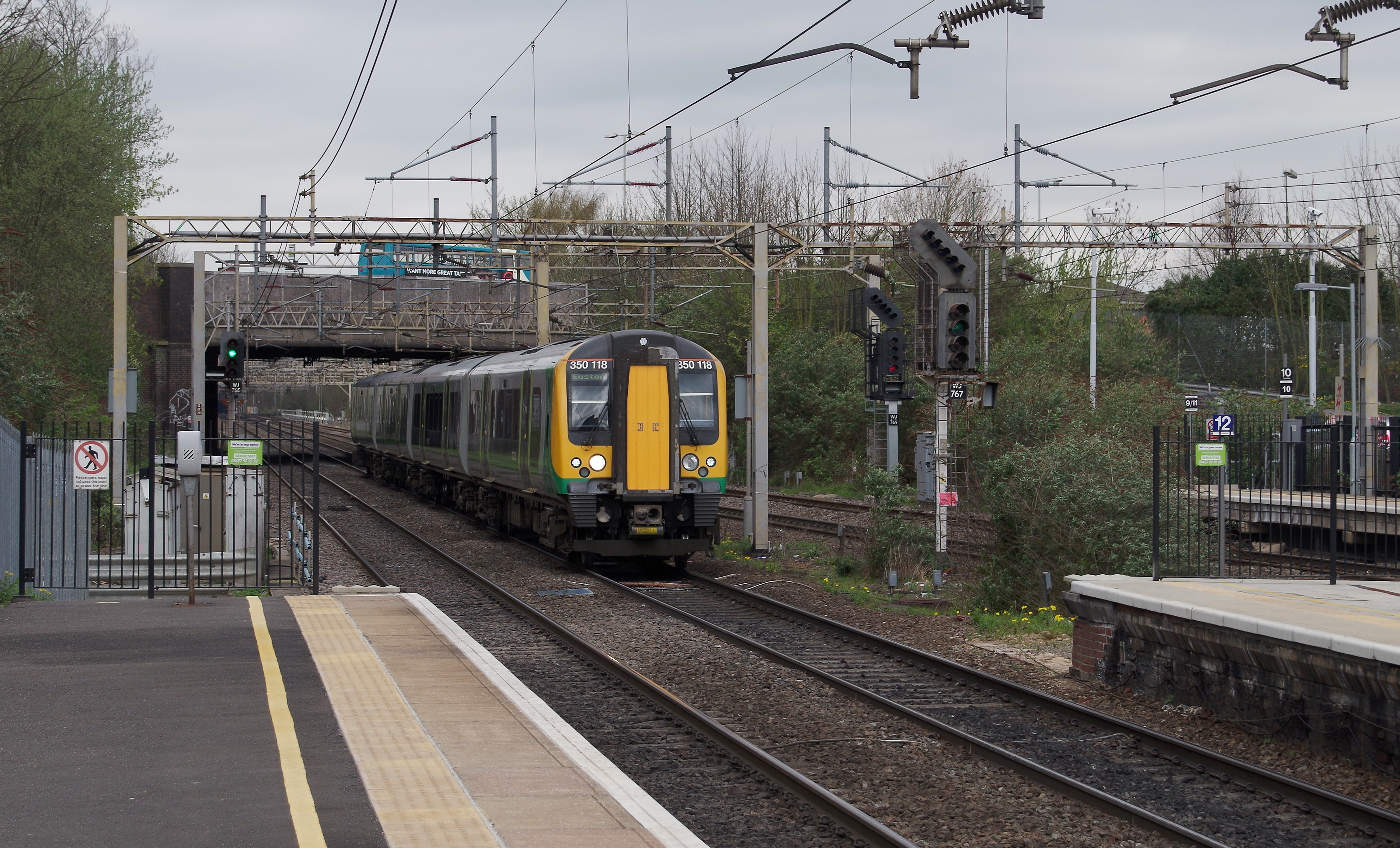 Watford Junction railway station MMB 34 350118