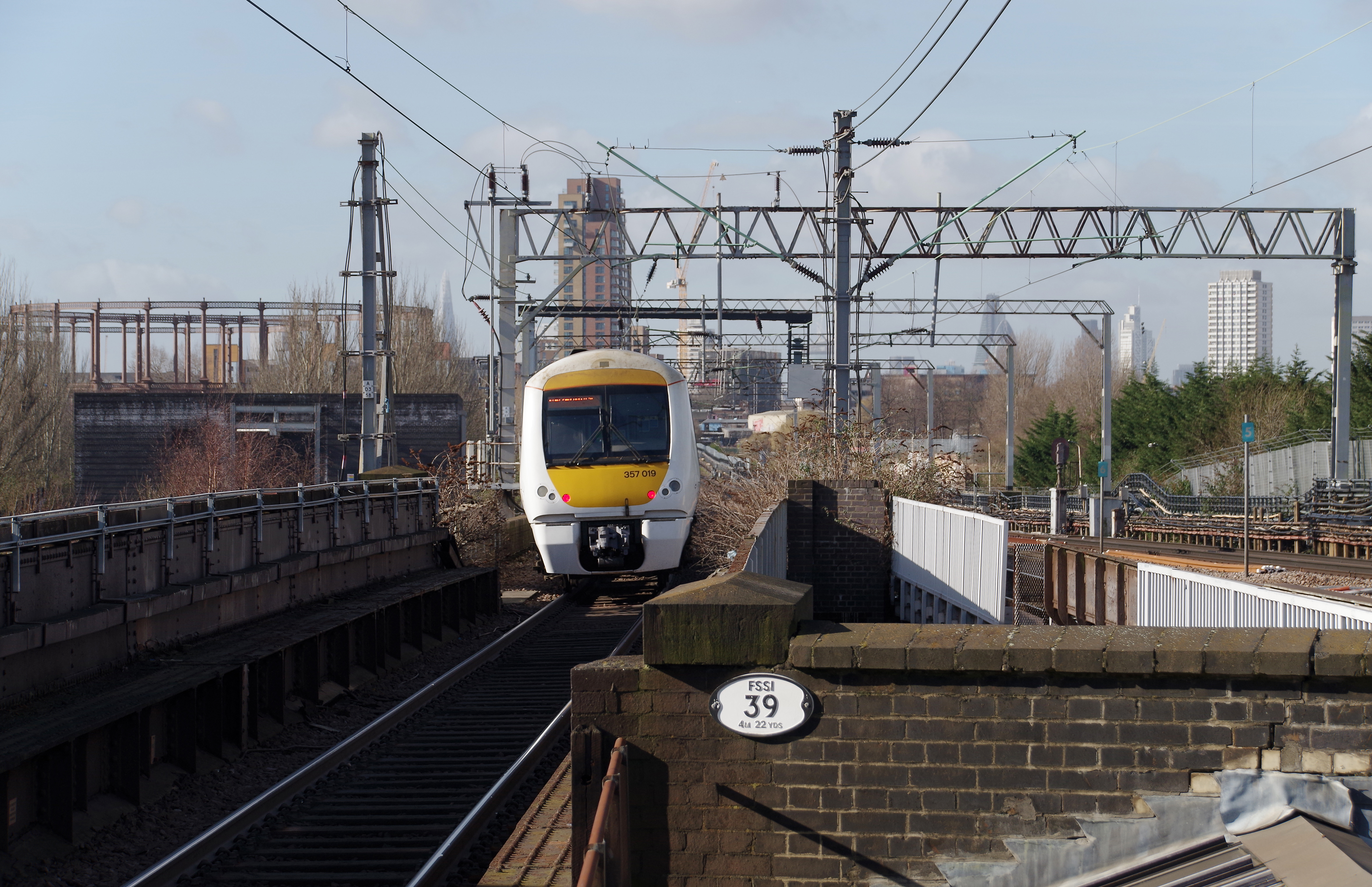 West Ham station MMB 13 357019