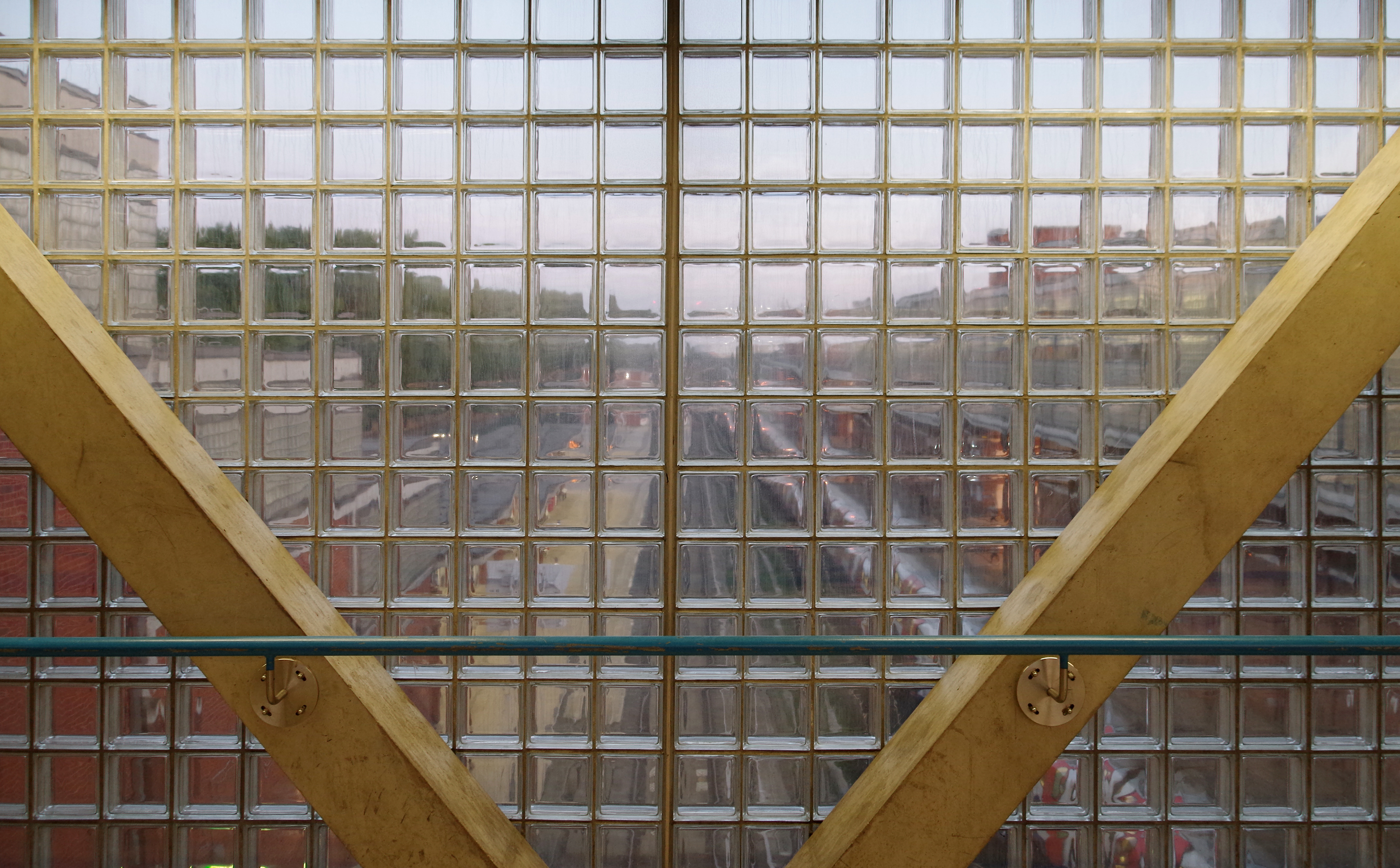 West Ham station MMB 25