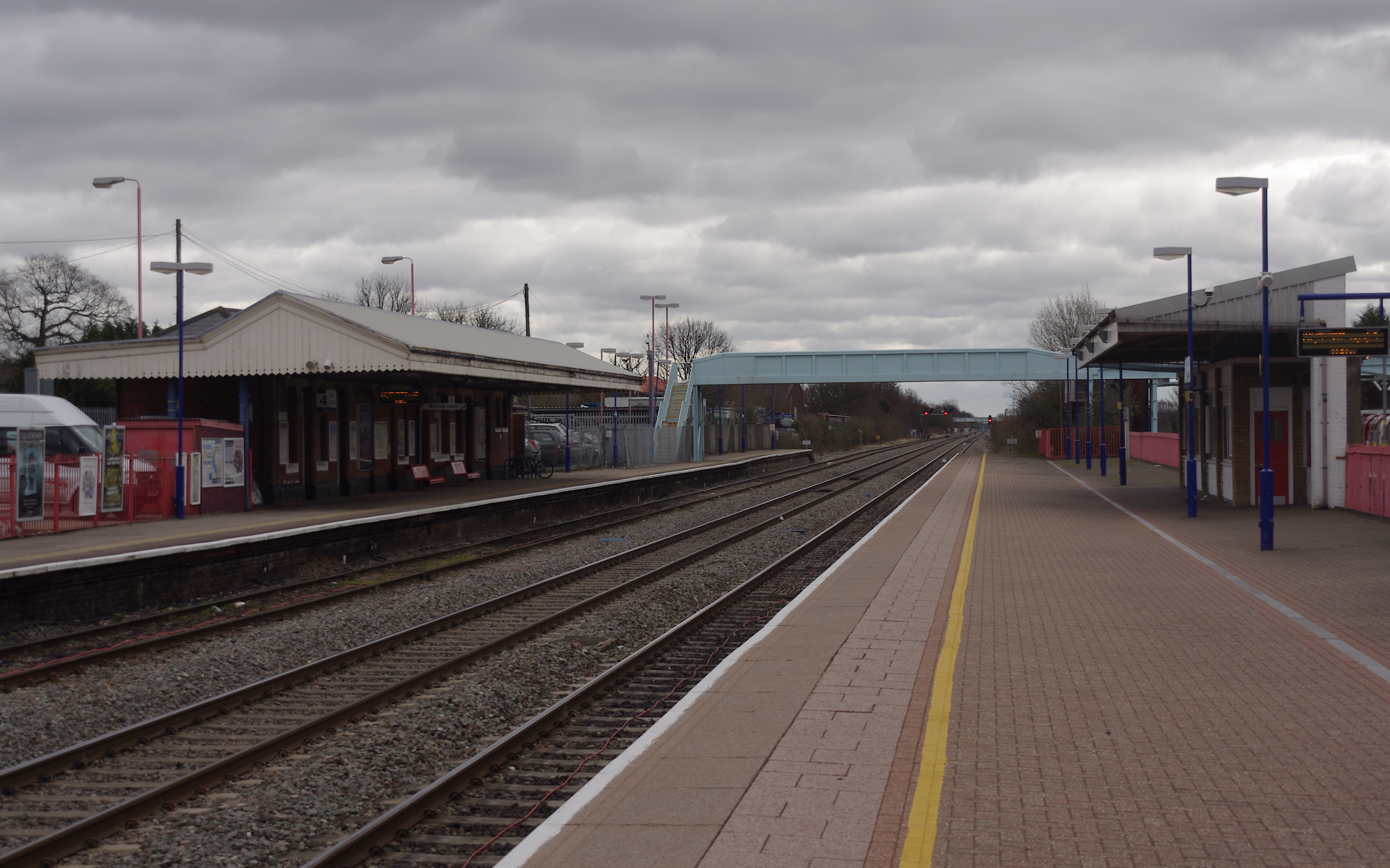 West Ruislip station MMB 06