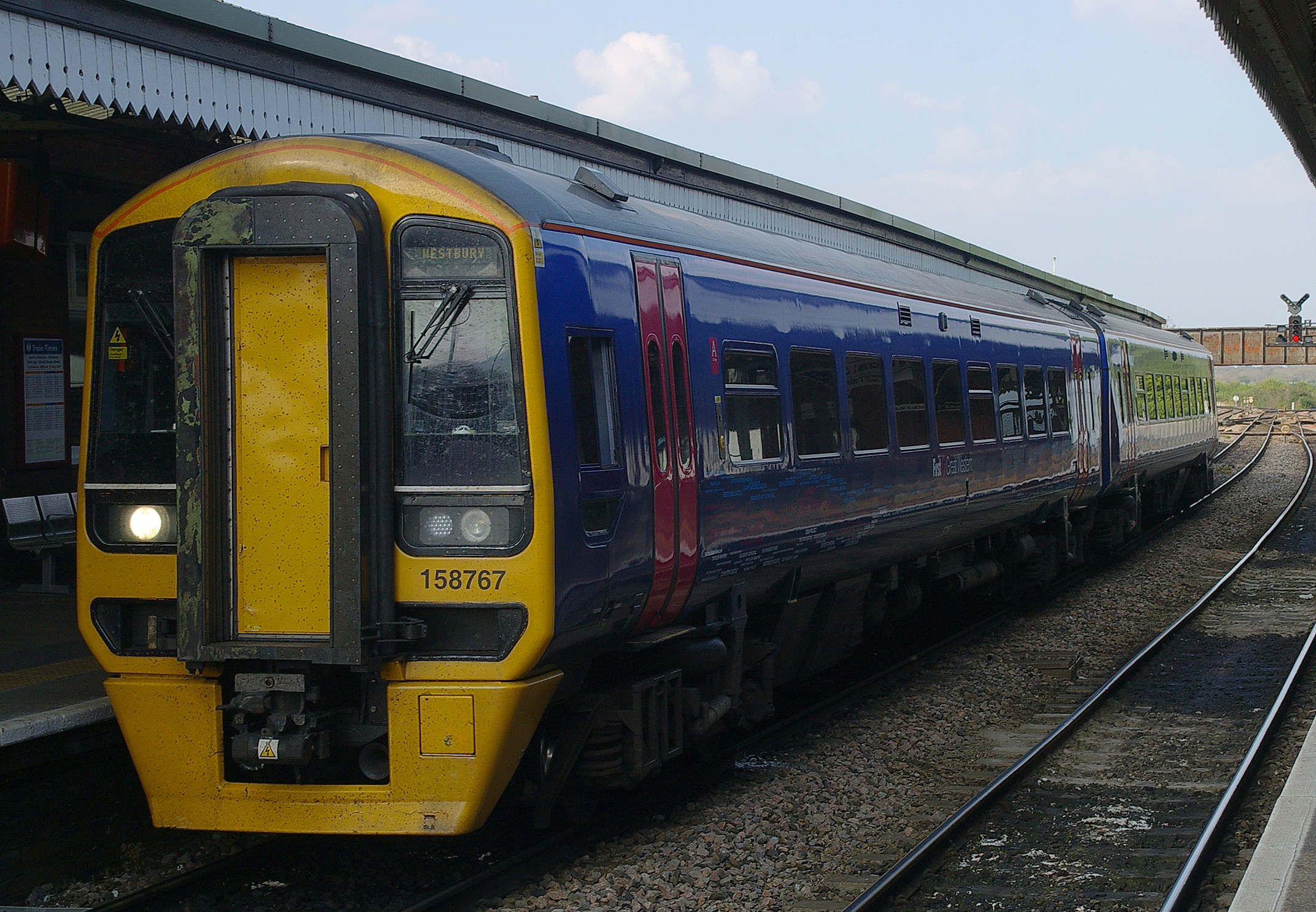 Westbury railway station MMB 05 158767