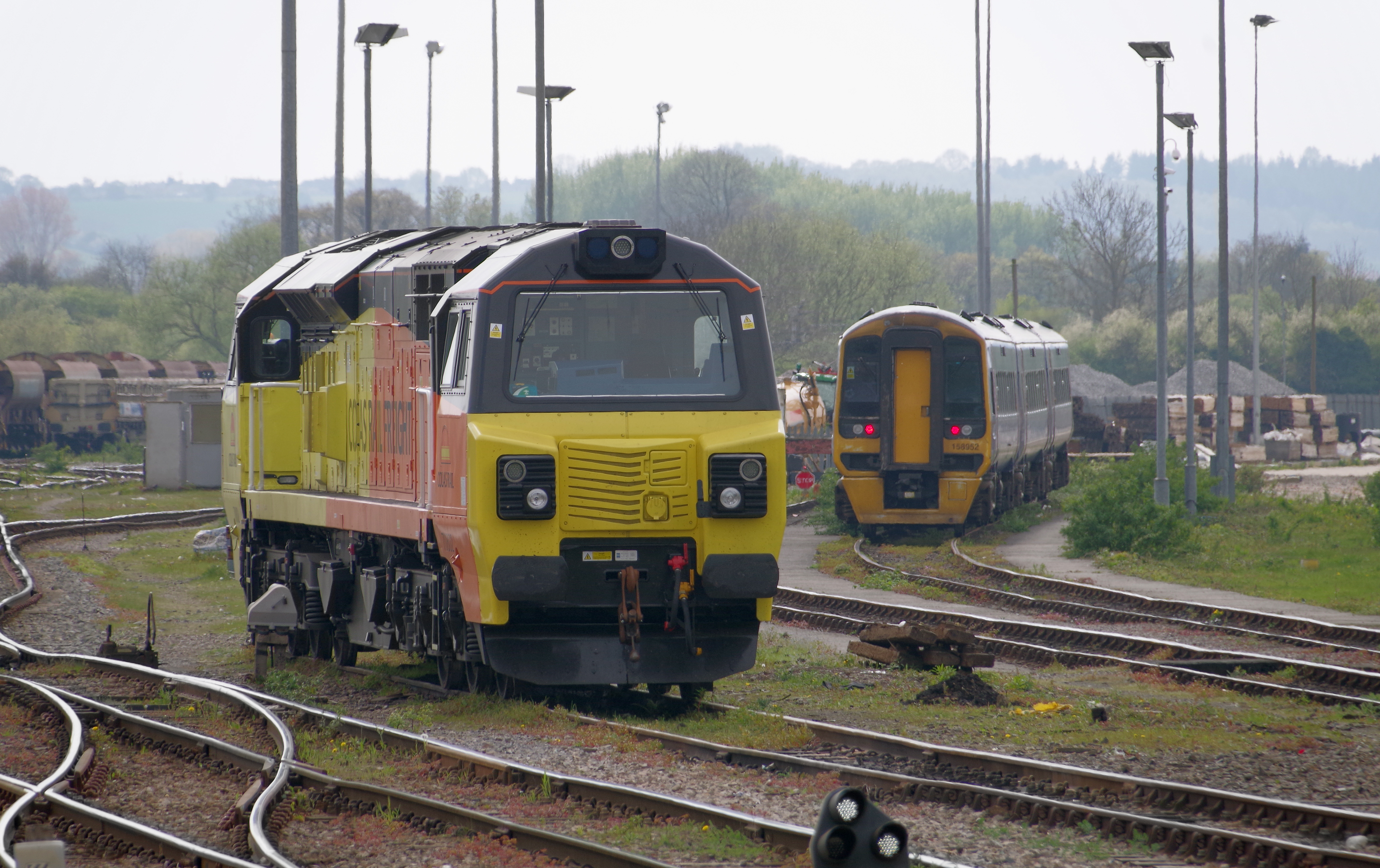 Westbury railway station MMB 47 70802 158952