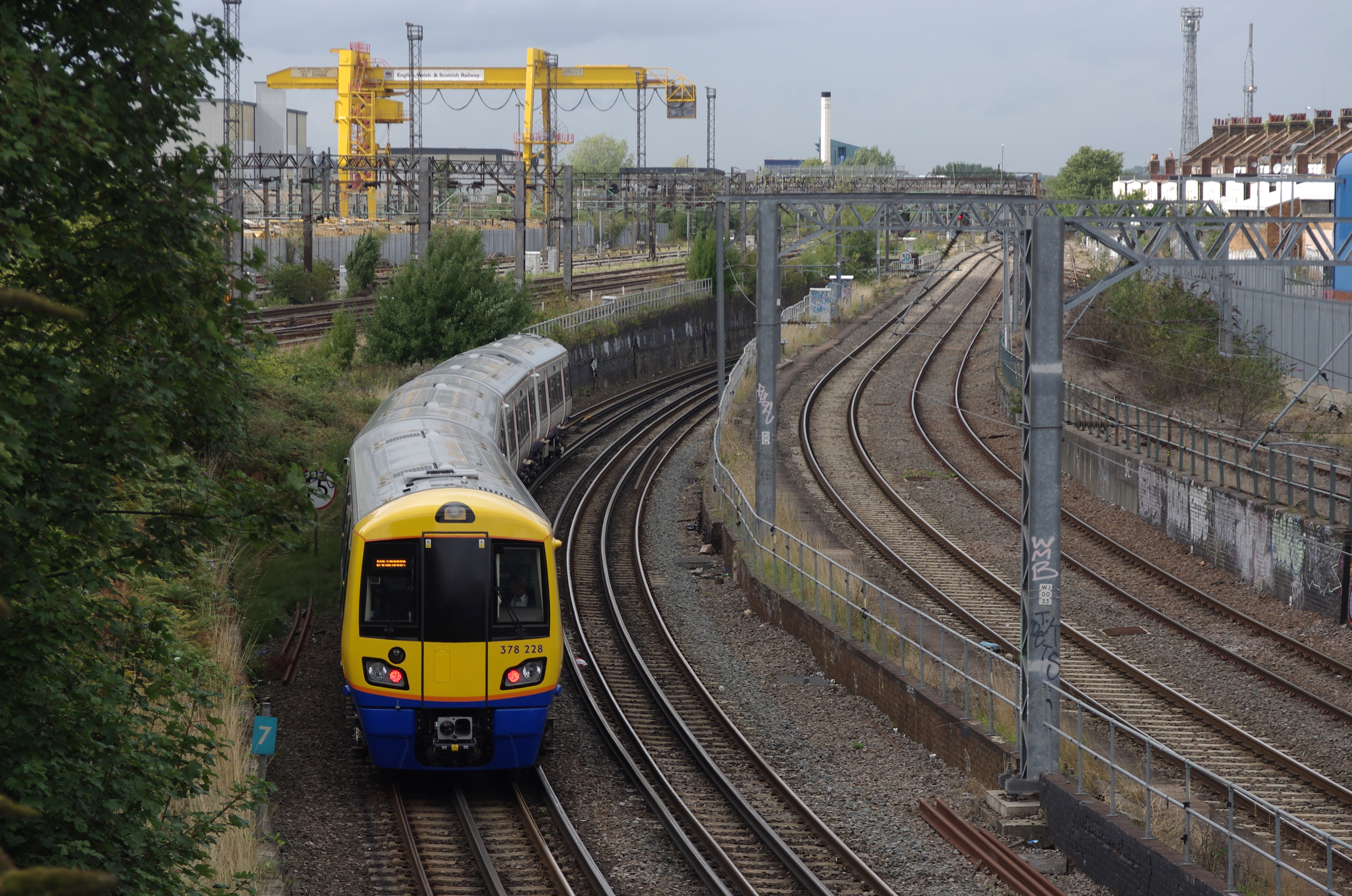 Willesden Junction station MMB 28 378228