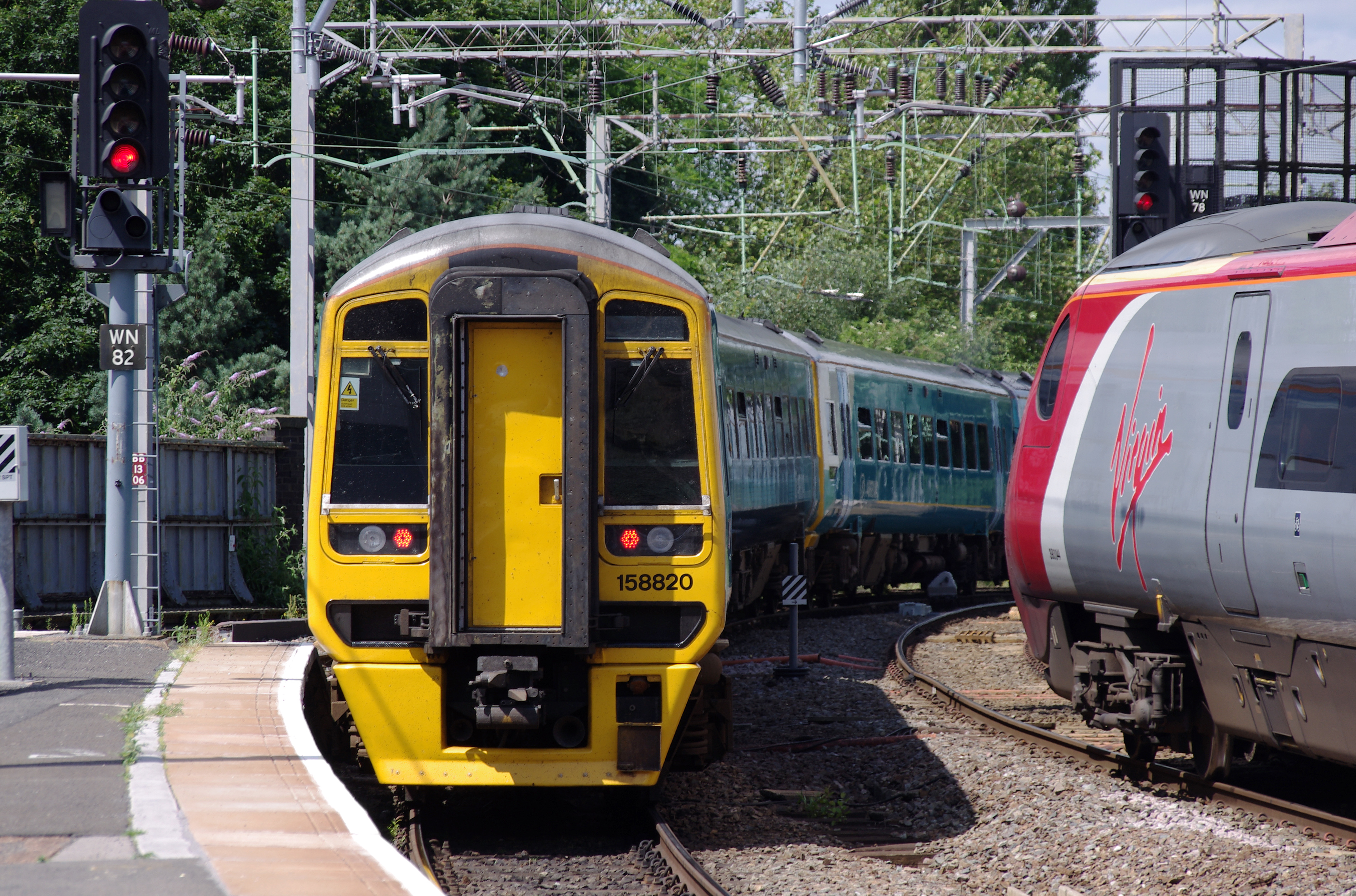 Wolverhampton railway station MMB 17 158820 158829 390044