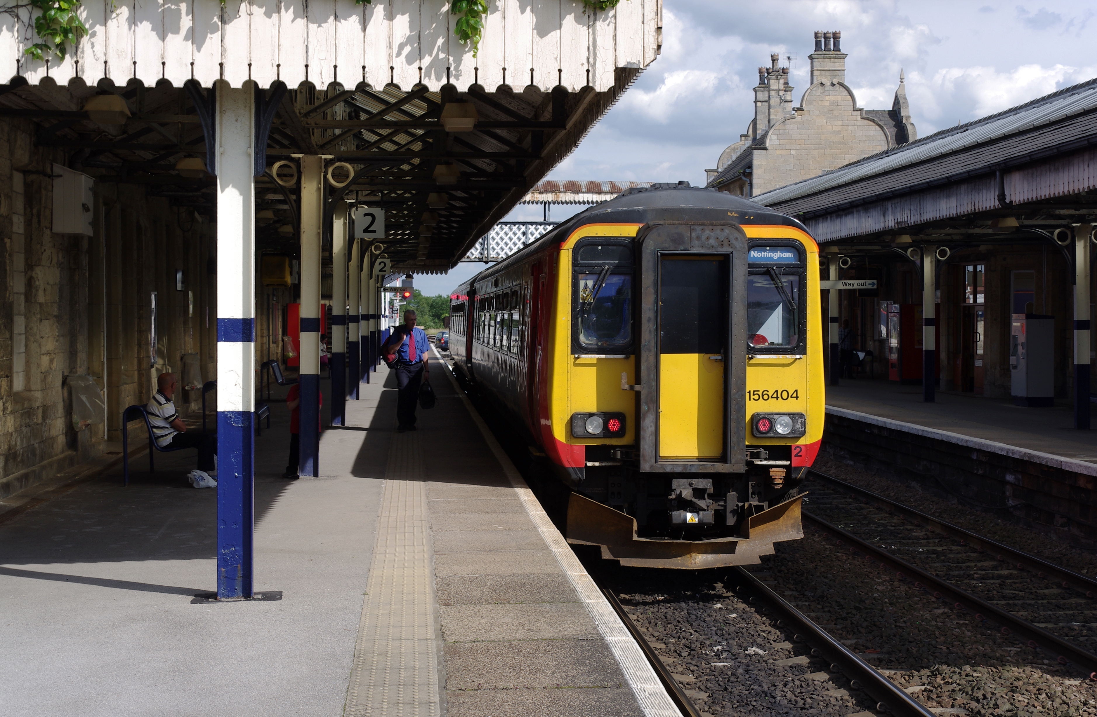 Worksop railway station MMB 17 156404